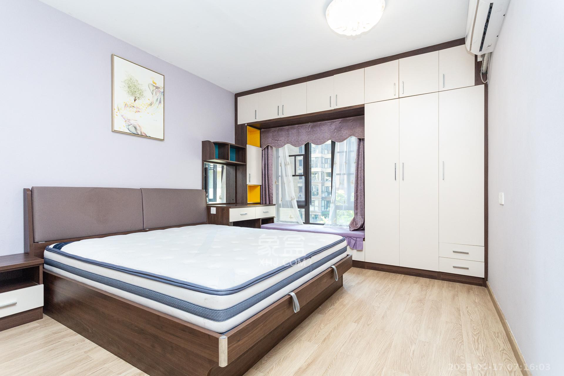 时代倾城五期 4室2厅2卫 99.0万 时代倾城五期 4室2厅2卫 99.0万卧室