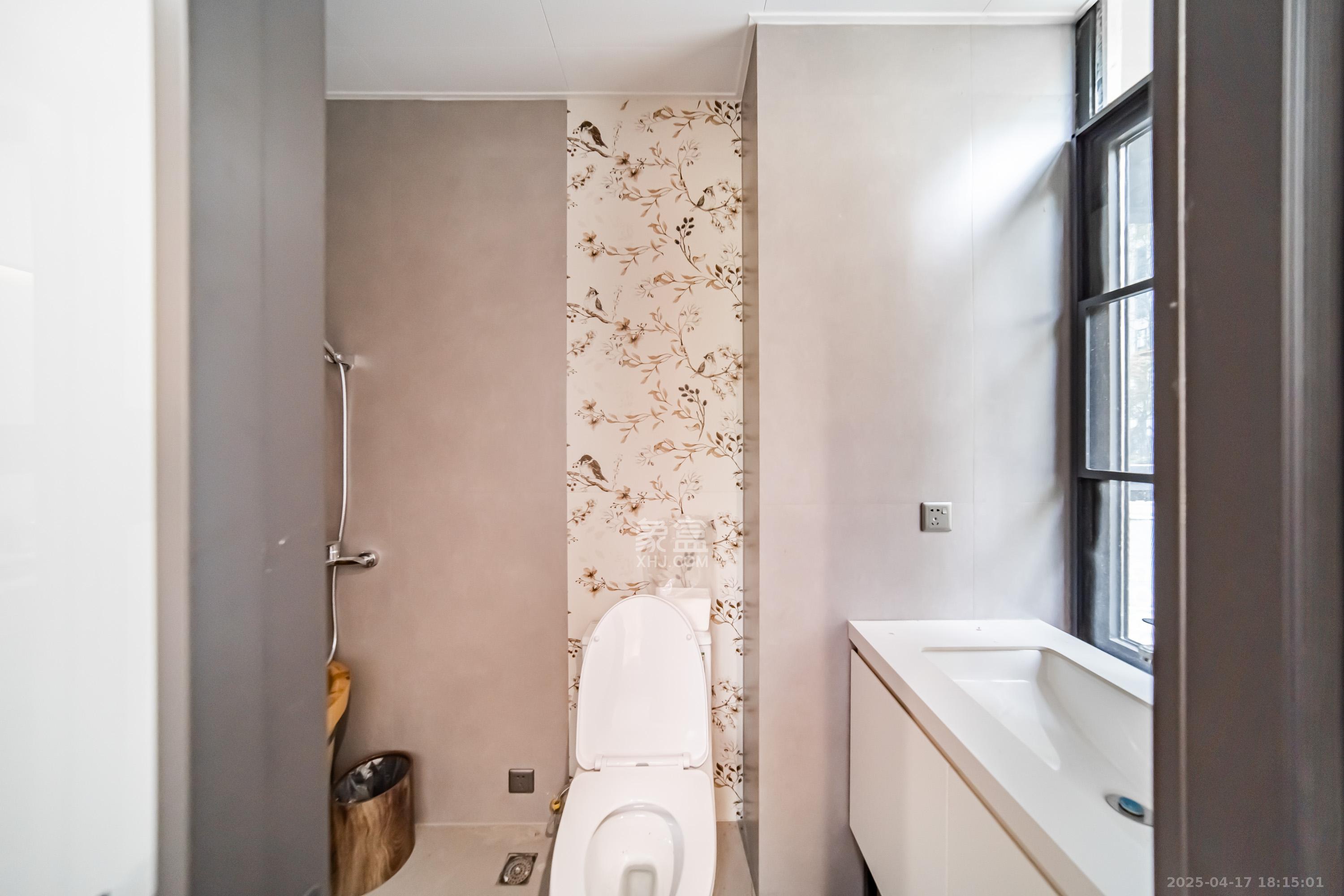 梦想麓隐桐溪 5室2厅3卫 360.0万 梦想麓隐桐溪 5室2厅3卫 360.0万卫生间