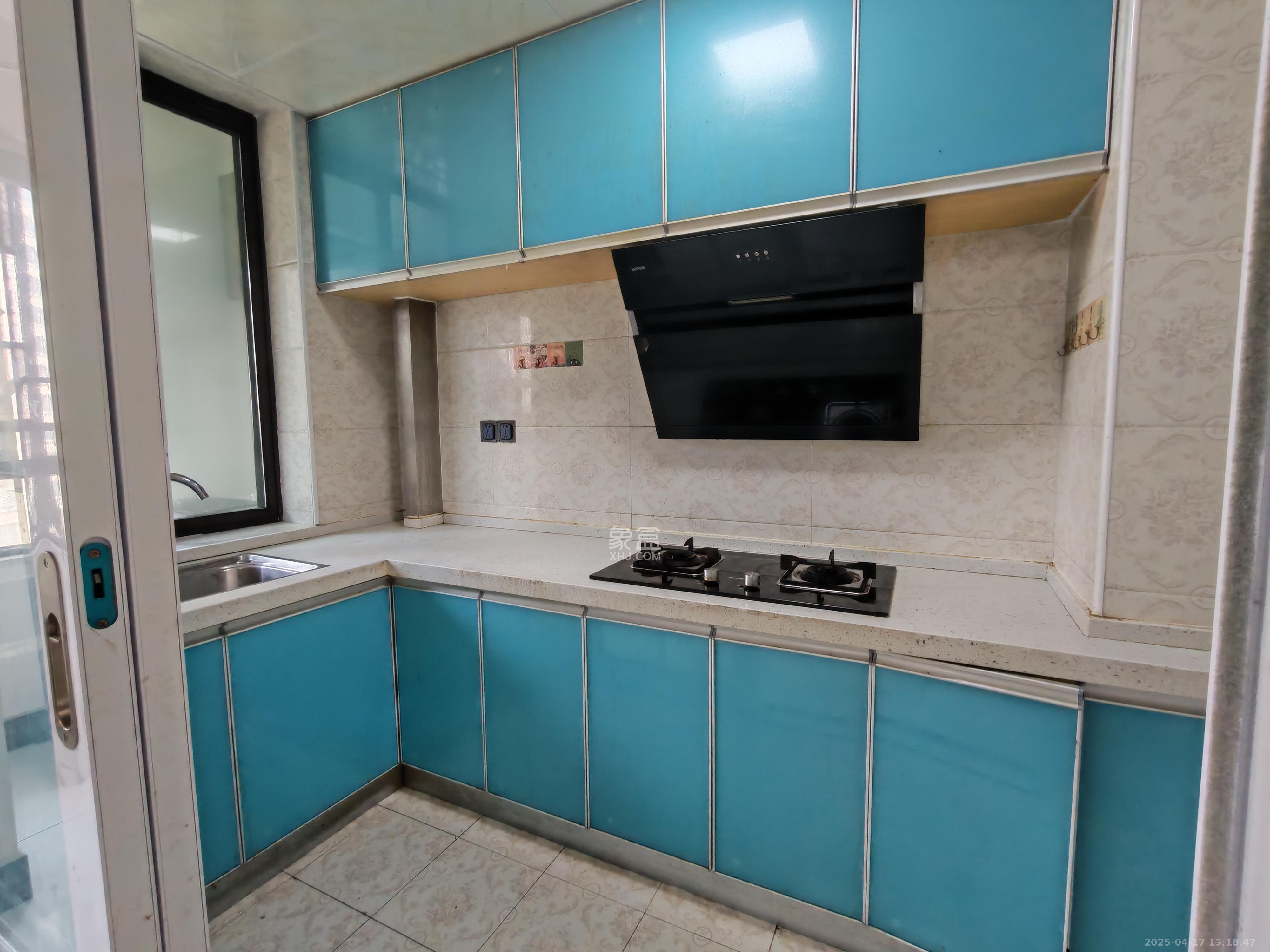 和泓梅溪四季 3室2厅2卫 2300.0元/月 和泓梅溪四季 3室2厅2卫 2300.0元/月室内图