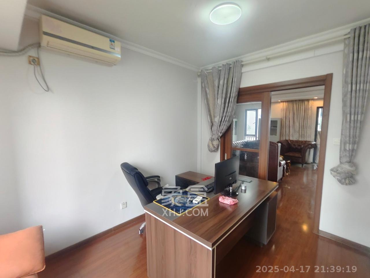 万科金域华府一期  3室2厅2卫    3400.0元/月 万科金域华府一期  3室2厅2卫    3400.0元/月室内图