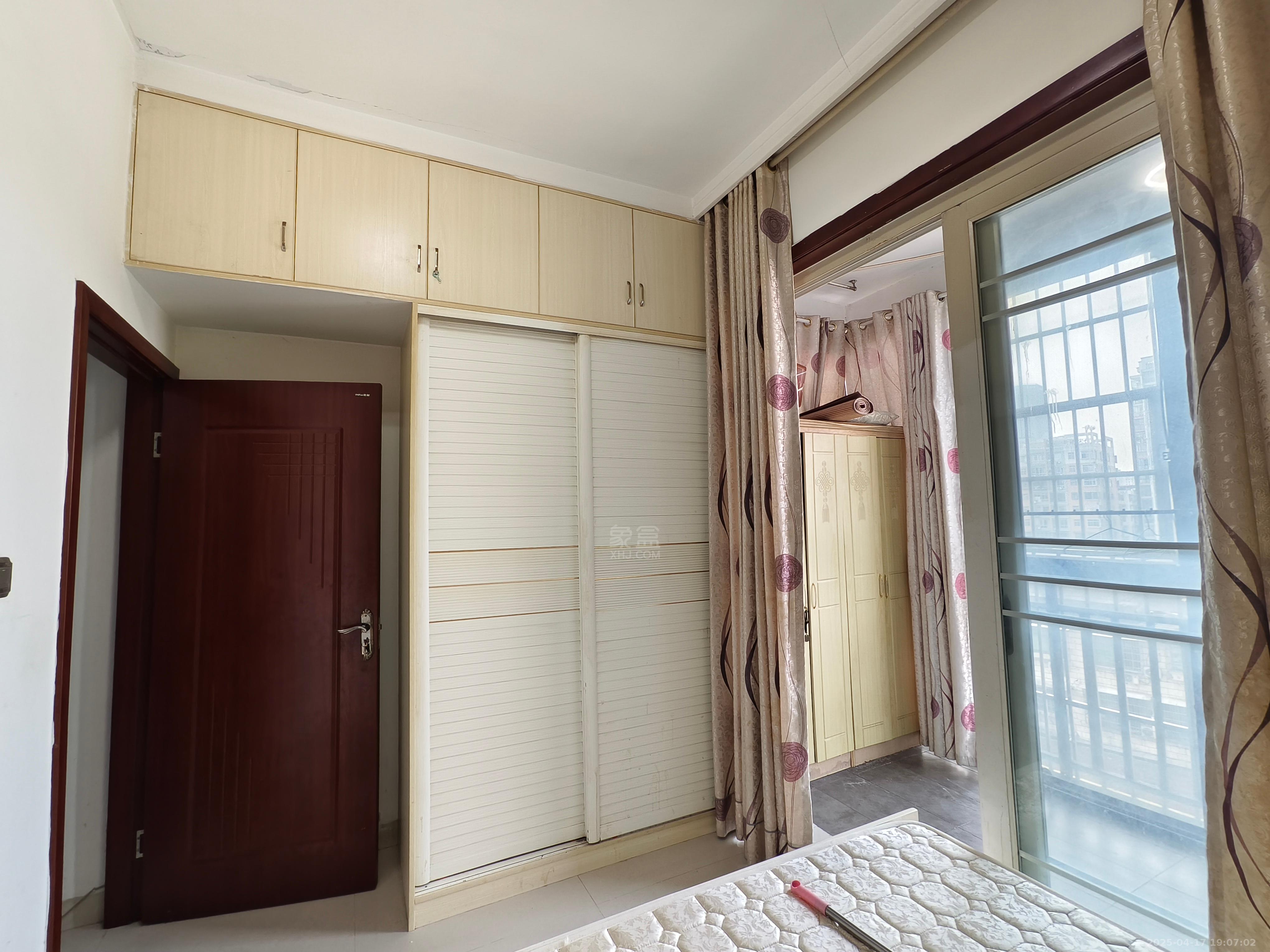 水岸春天 1室1厅1卫 1100.0元/月 水岸春天 1室1厅1卫 1100.0元/月室内图