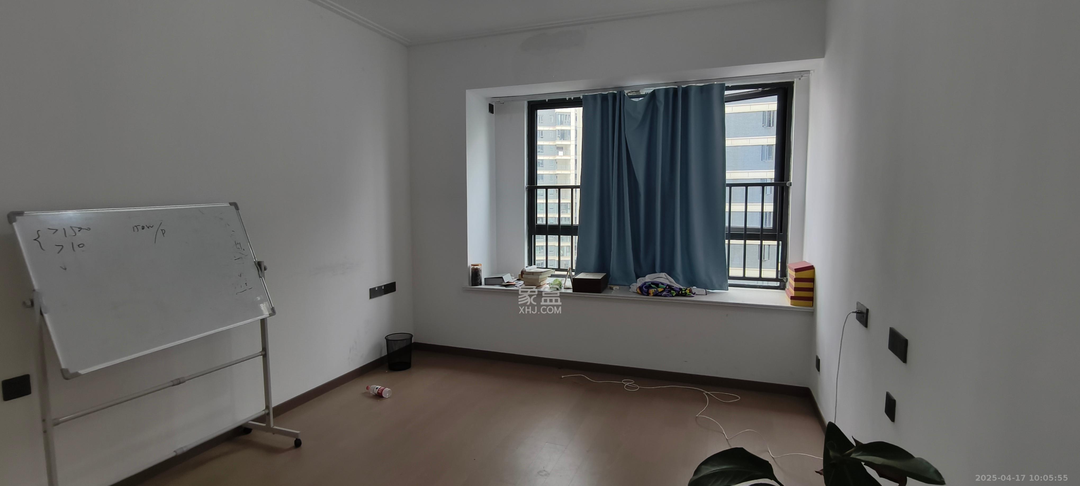 绿地V岛 4室2厅2卫 3800.0元/月 绿地V岛 4室2厅2卫 3800.0元/月室内图