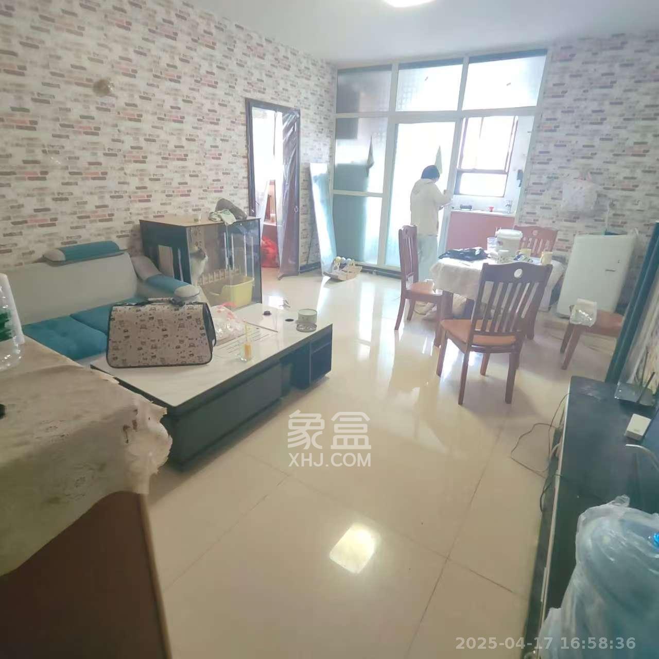 新塘垅小区（高桥物流园）  1室1厅1卫   1350.00元/月