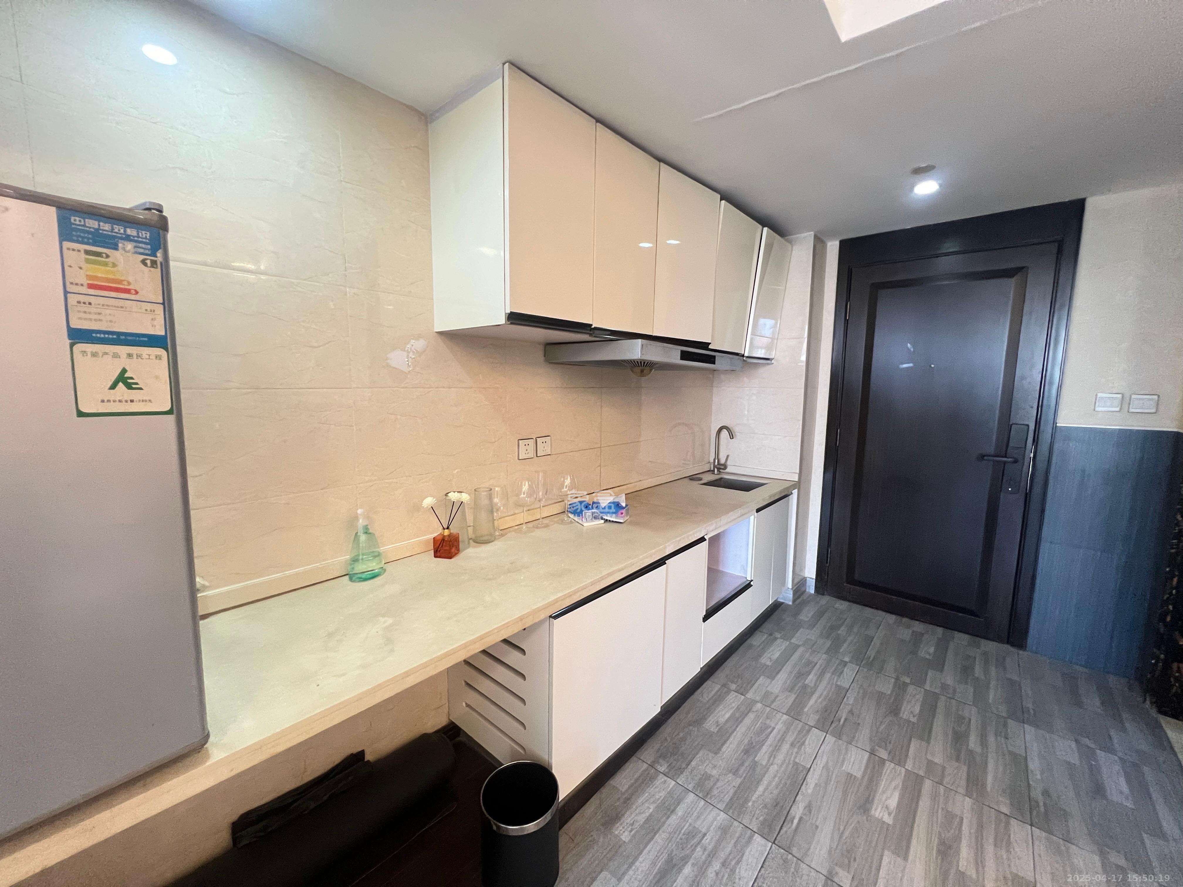 德思勤城市广场(宝格丽公寓) 1室1厅1卫 1800.0元/月 德思勤城市广场(宝格丽公寓) 1室1厅1卫 1800.0元/月室内图