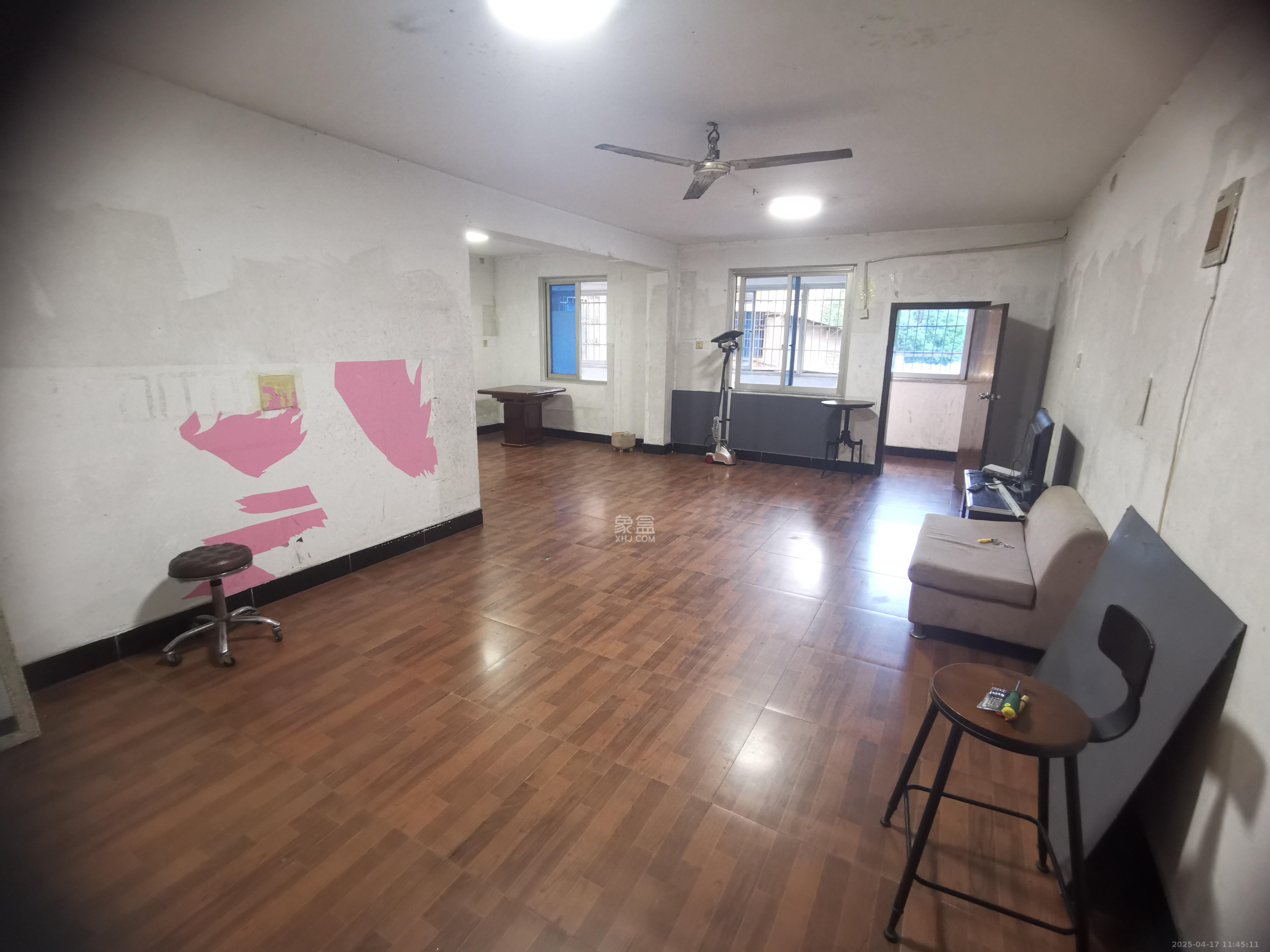 赤岗冲住宅楼（三合公寓）  4室2厅2卫   2200.00元/月室内图