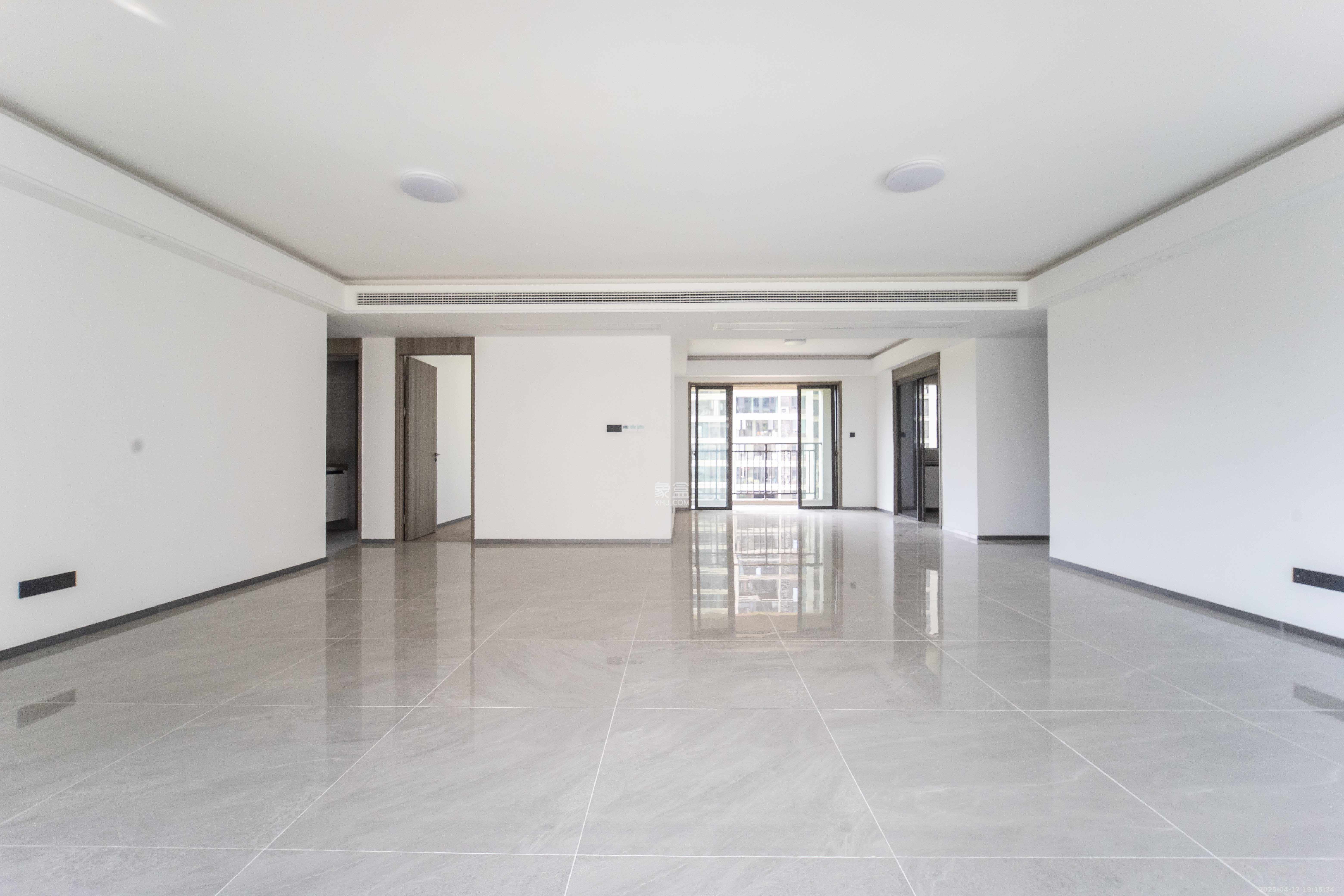 德奥悦东方 4室2厅2卫 228.0万 德奥悦东方 4室2厅2卫 228.0万客厅