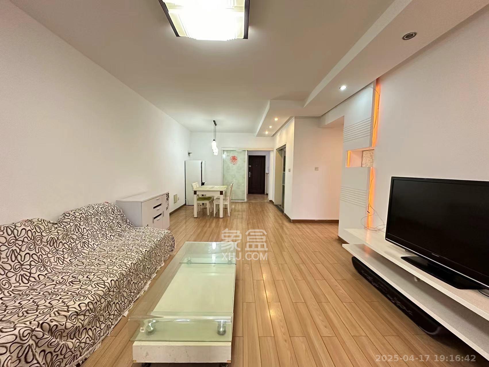 金凤滩家园 3室2厅1卫 2100.0元/月 金凤滩家园 3室2厅1卫 2100.0元/月室内图