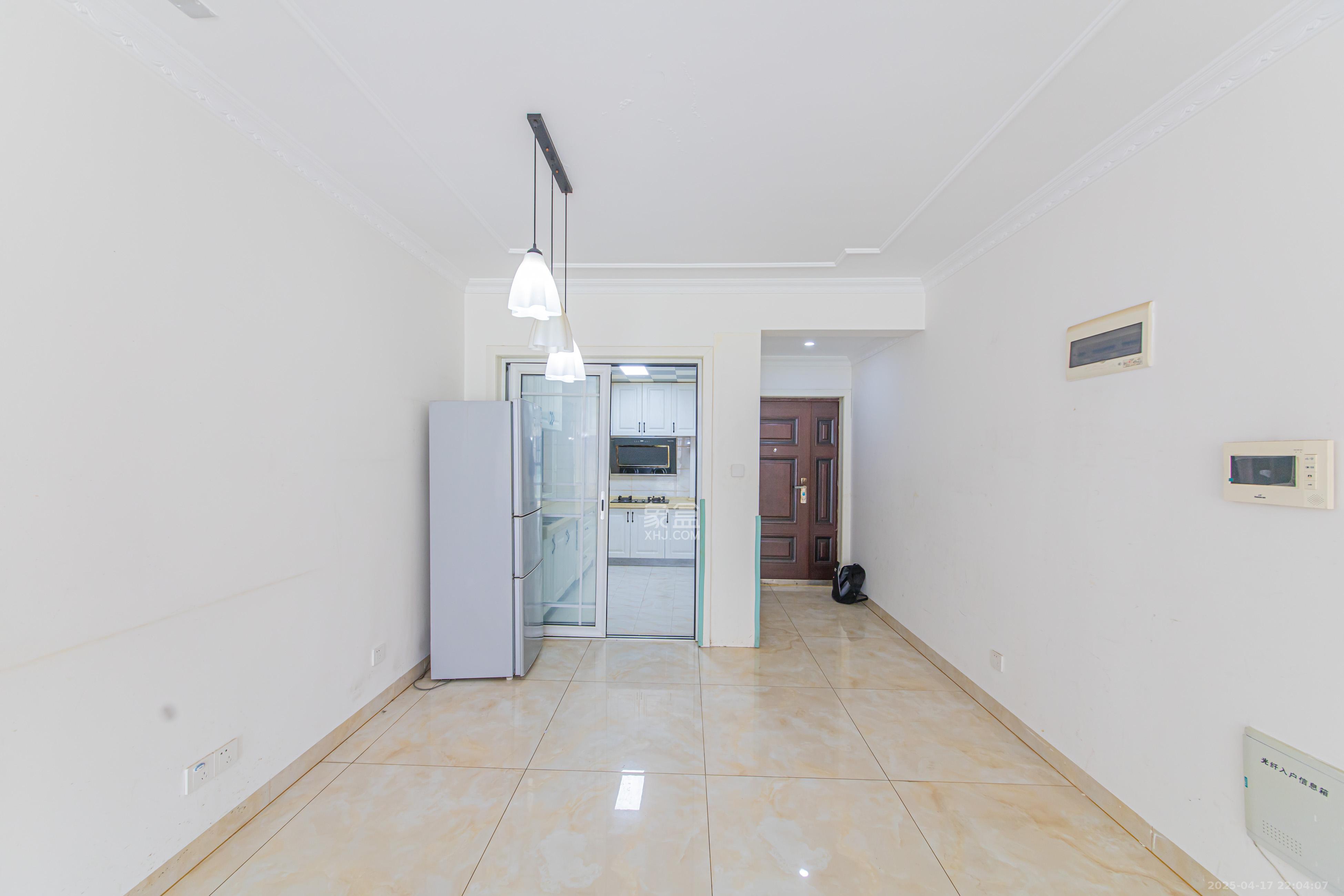 鑫远悦城(鑫远悦时代) 3室2厅1卫 88.5万 鑫远悦城(鑫远悦时代) 3室2厅1卫 88.5万客厅