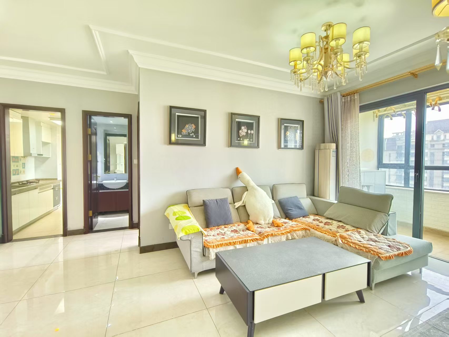 恒大华府 3室2厅1卫 1500.0元/月 恒大华府 3室2厅1卫 1500.0元/月室内图