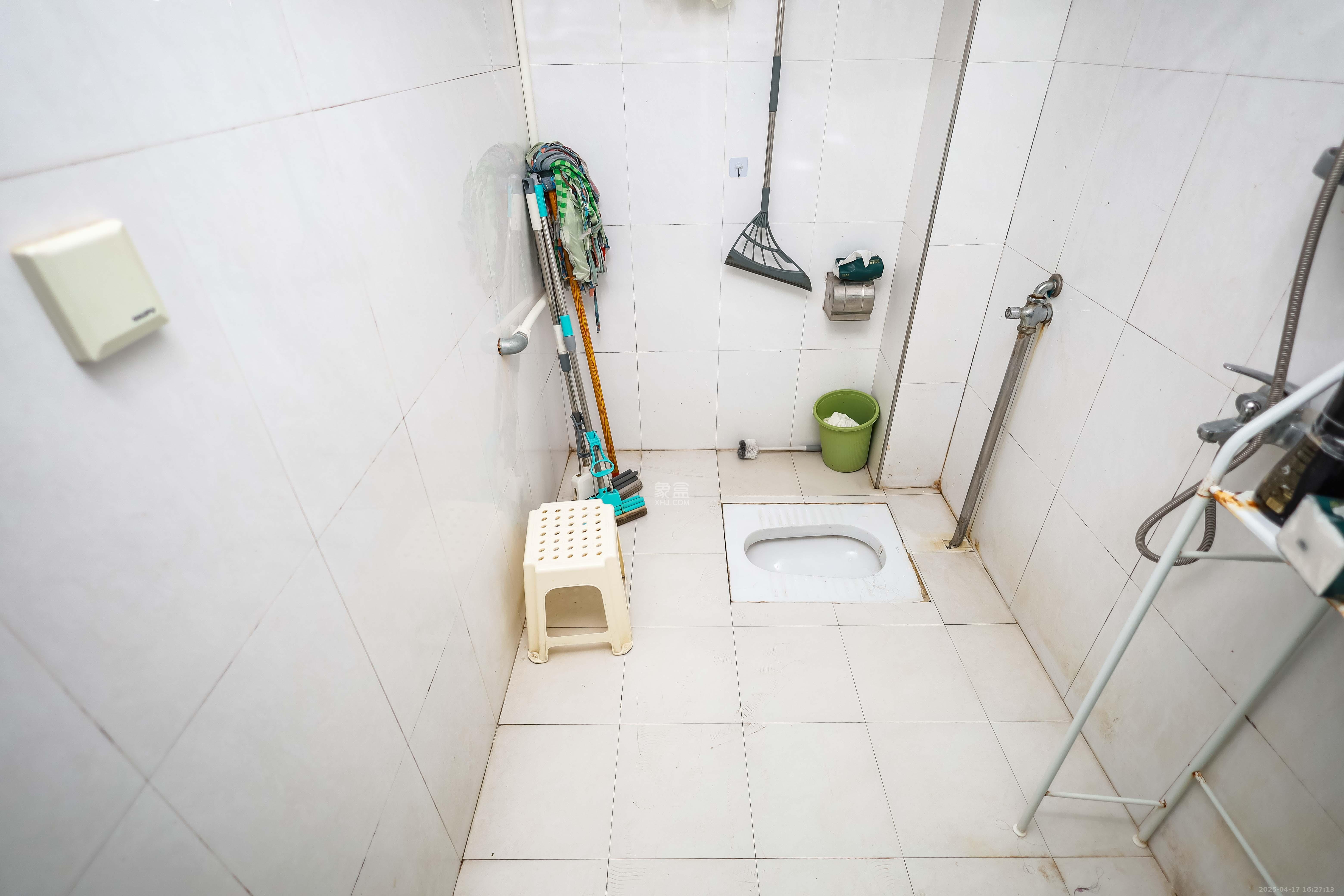 时代天骄  4室2厅2卫    128.0万 时代天骄  4室2厅2卫    128.0万卫生间