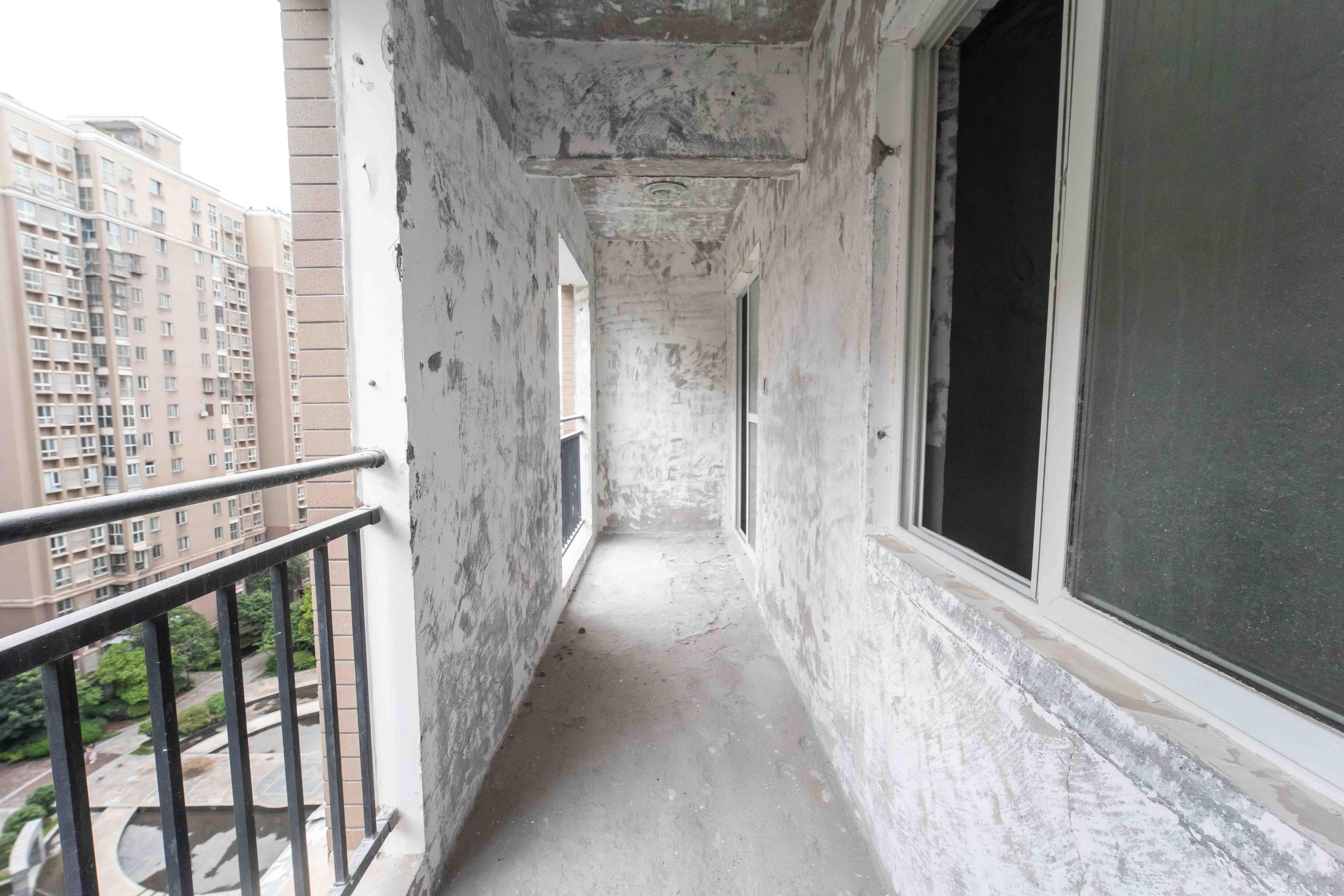 上河国际C区 3室2厅1卫 98.0万 上河国际C区 3室2厅1卫 98.0万阳台