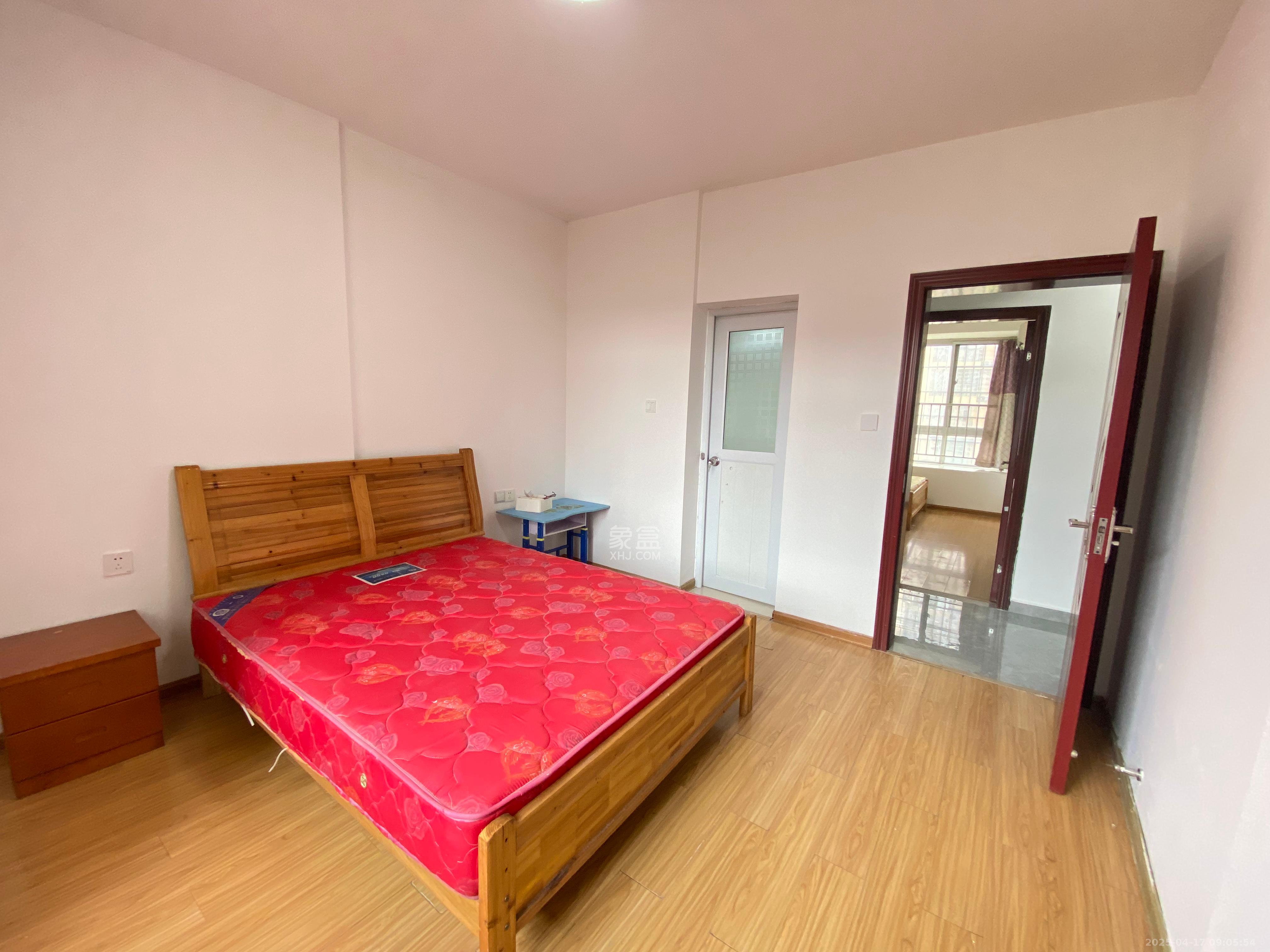 白田佳苑 3室2厅2卫 2300.0元/月 白田佳苑 3室2厅2卫 2300.0元/月室内图