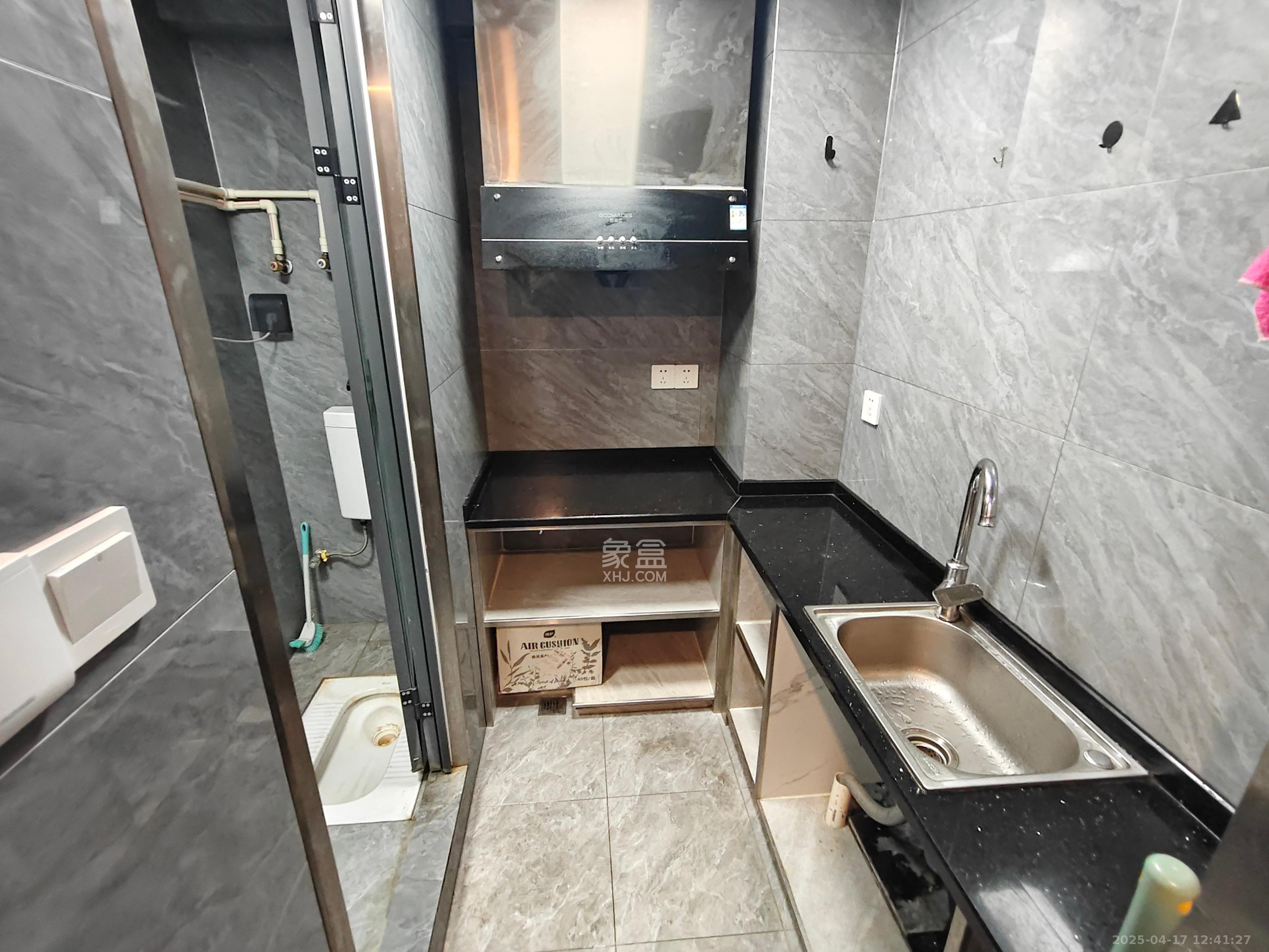 西罗亚大厦  1室1厅1卫    1400.0元/月 西罗亚大厦  1室1厅1卫    1400.0元/月