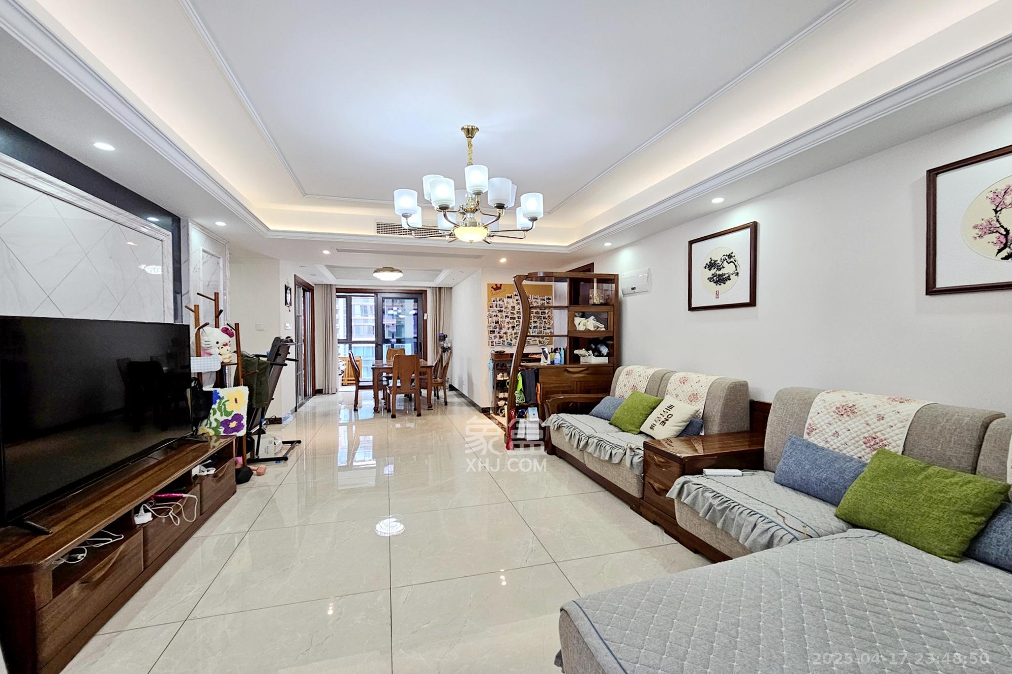 明昇壹城(明昇时代广场)一期  4室2厅1卫    228.0万 明昇壹城(明昇时代广场)一期  4室2厅1卫    228.0万客厅