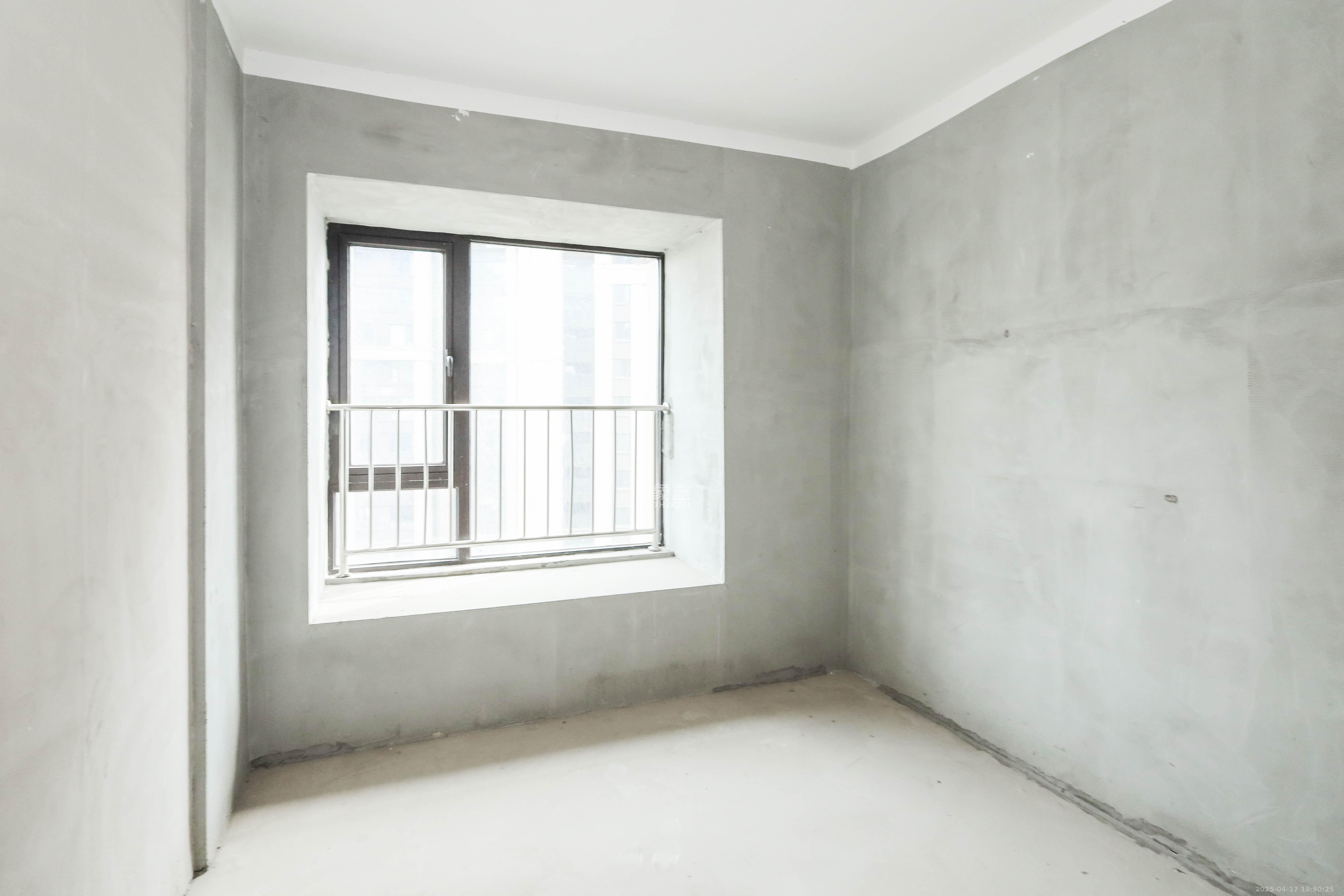 建发央著  4室2厅2卫   220.00万卧室