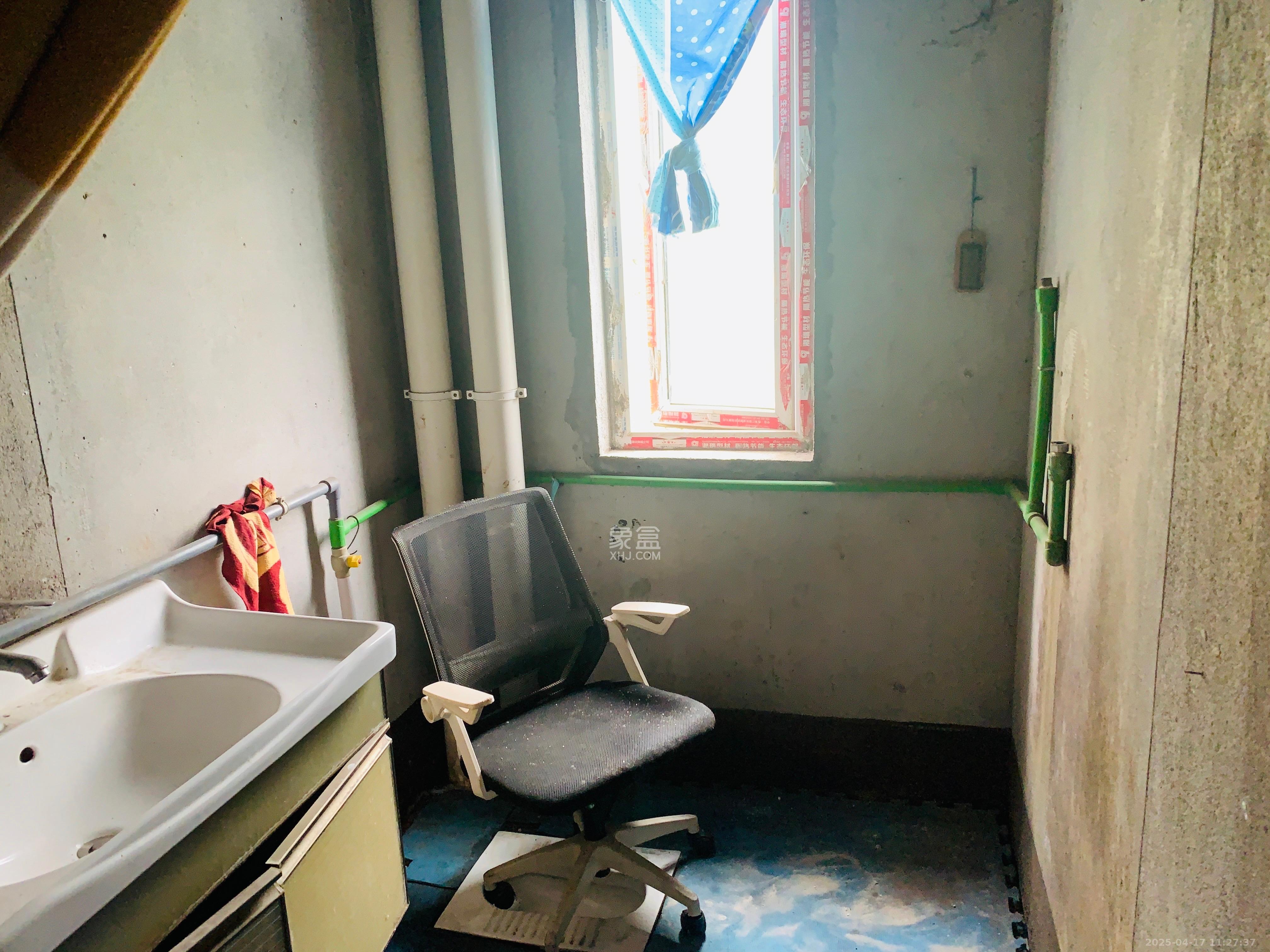 星城新宇川河苑  1室0厅0卫    1500.0元/月 星城新宇川河苑  1室0厅0卫    1500.0元/月室内图