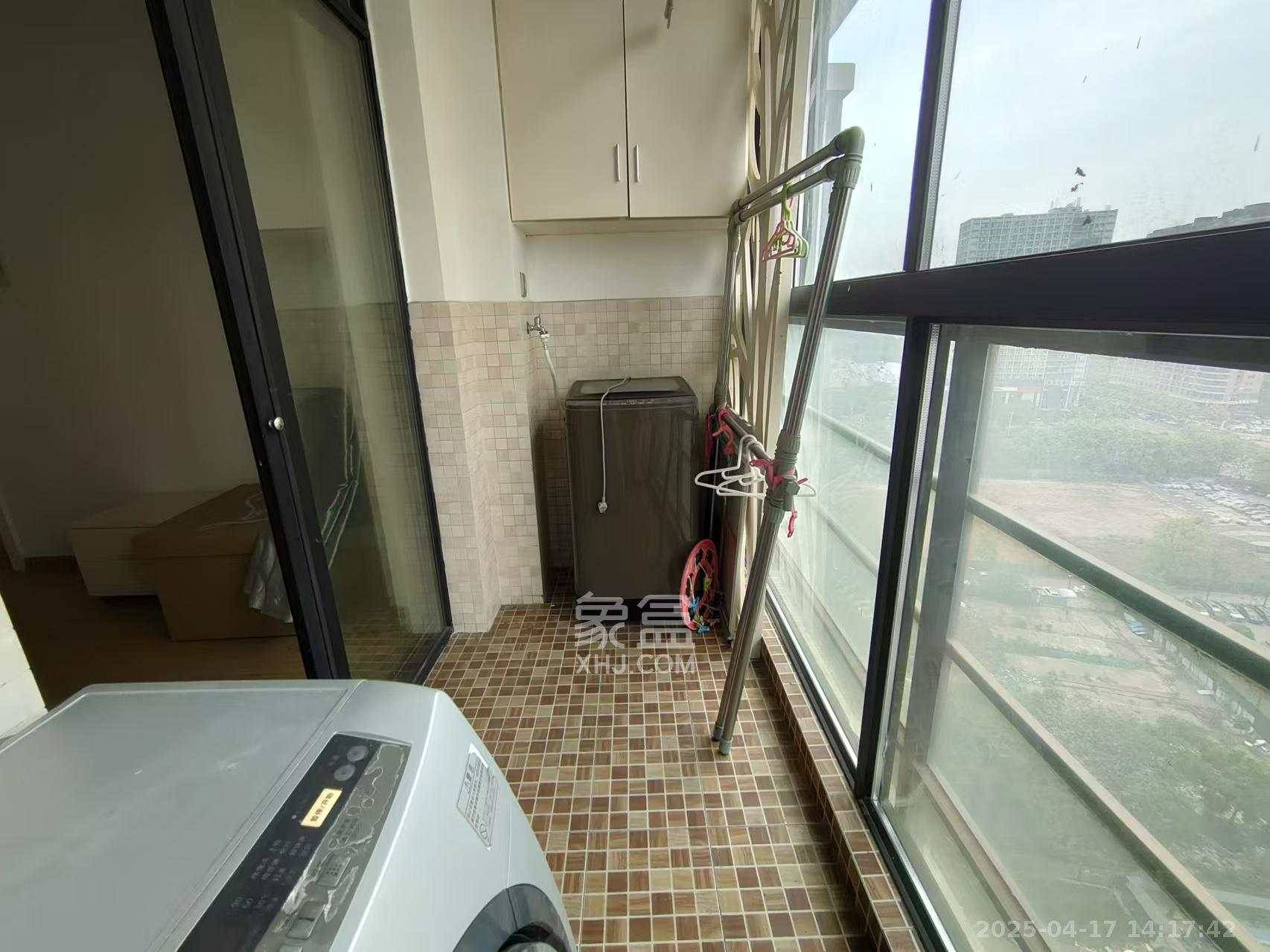 鑫远湘府华城 3室2厅2卫 3800.0元/月 鑫远湘府华城 3室2厅2卫 3800.0元/月室内图