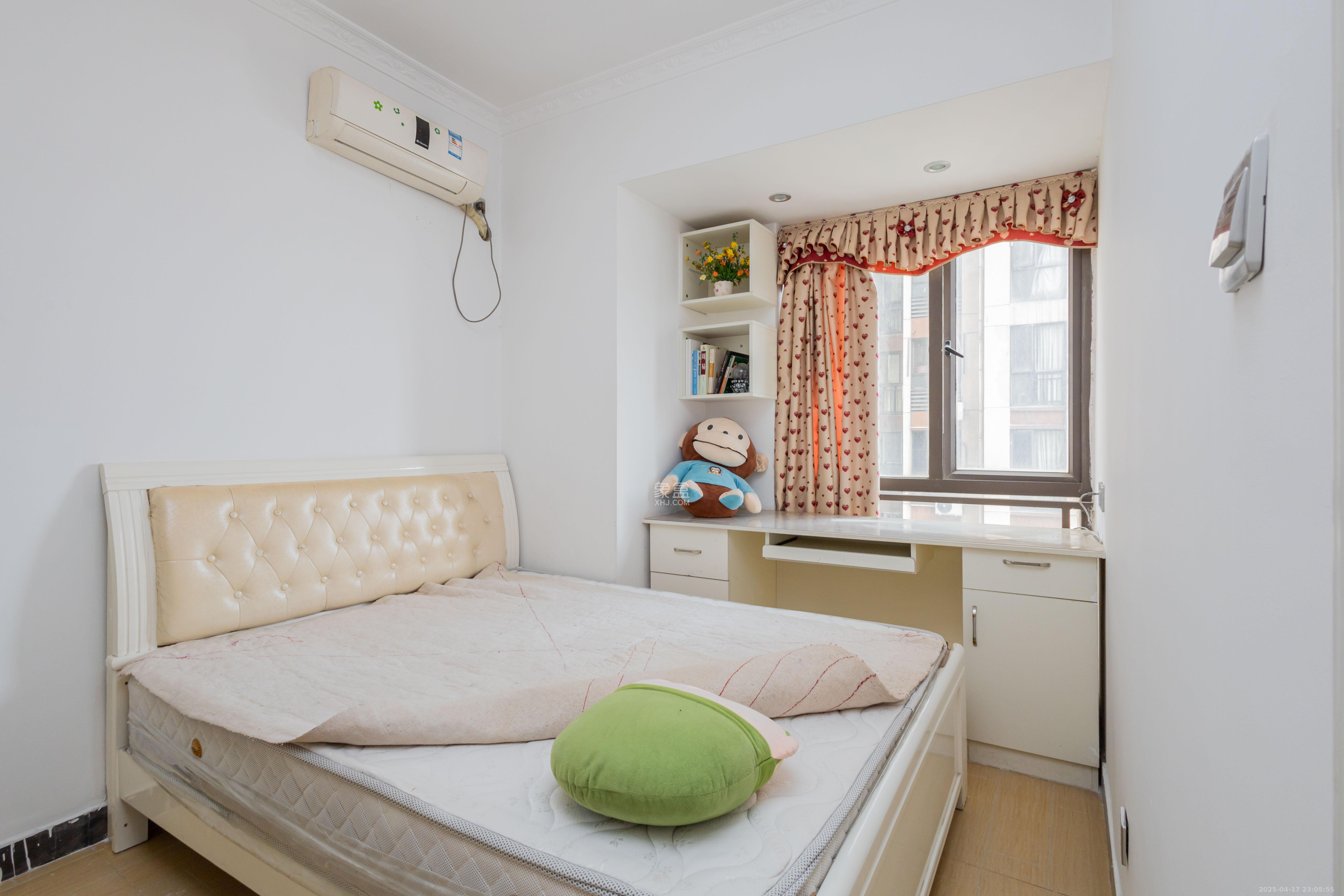 旭辉华庭  2室2厅1卫    42.8万 旭辉华庭  2室2厅1卫    42.8万卧室