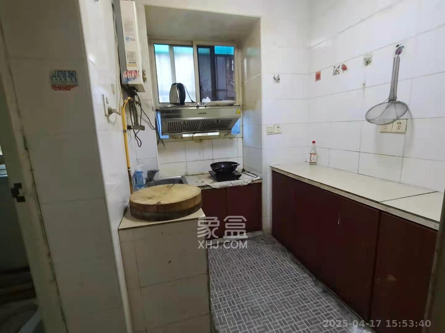 三兴公寓(三兴小区) 3室2厅1卫 3000.0元/月 三兴公寓(三兴小区) 3室2厅1卫 3000.0元/月室内图