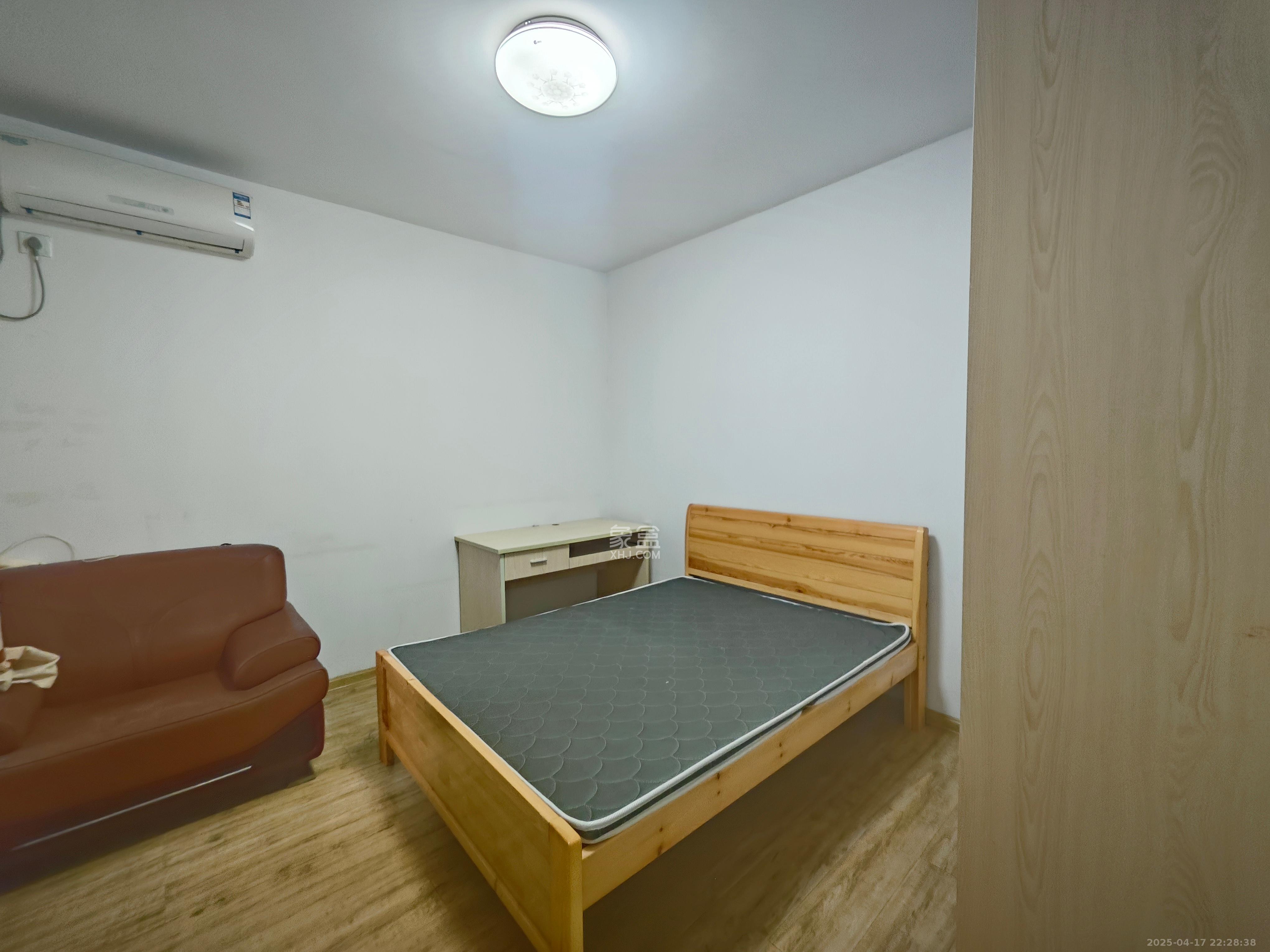 旭辉御府  3室2厅1卫    2500.0元/月 旭辉御府  3室2厅1卫    2500.0元/月室内图