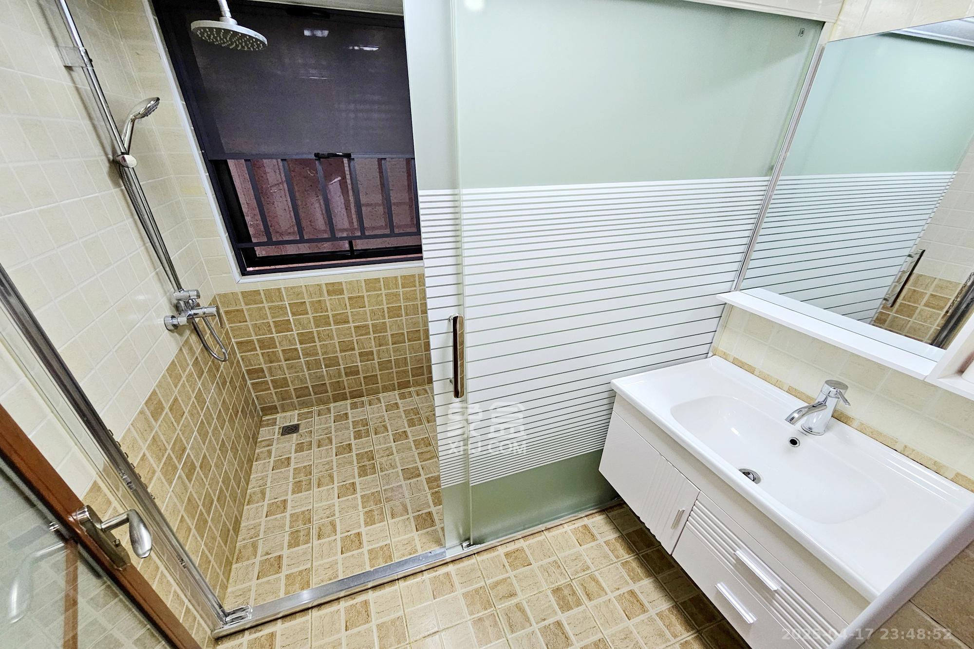 明昇壹城（明昇时代广场）一期  4室2厅1卫    228.0万卫生间