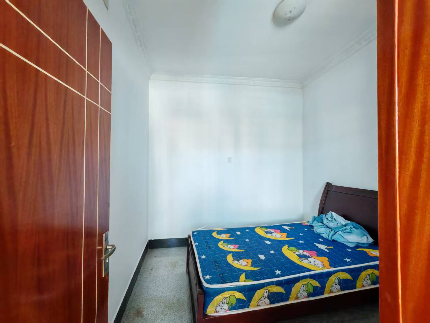 西溪坪工商银行宿舍  3室2厅1卫    26.0万 西溪坪工商银行宿舍  3室2厅1卫    26.0万室内图1