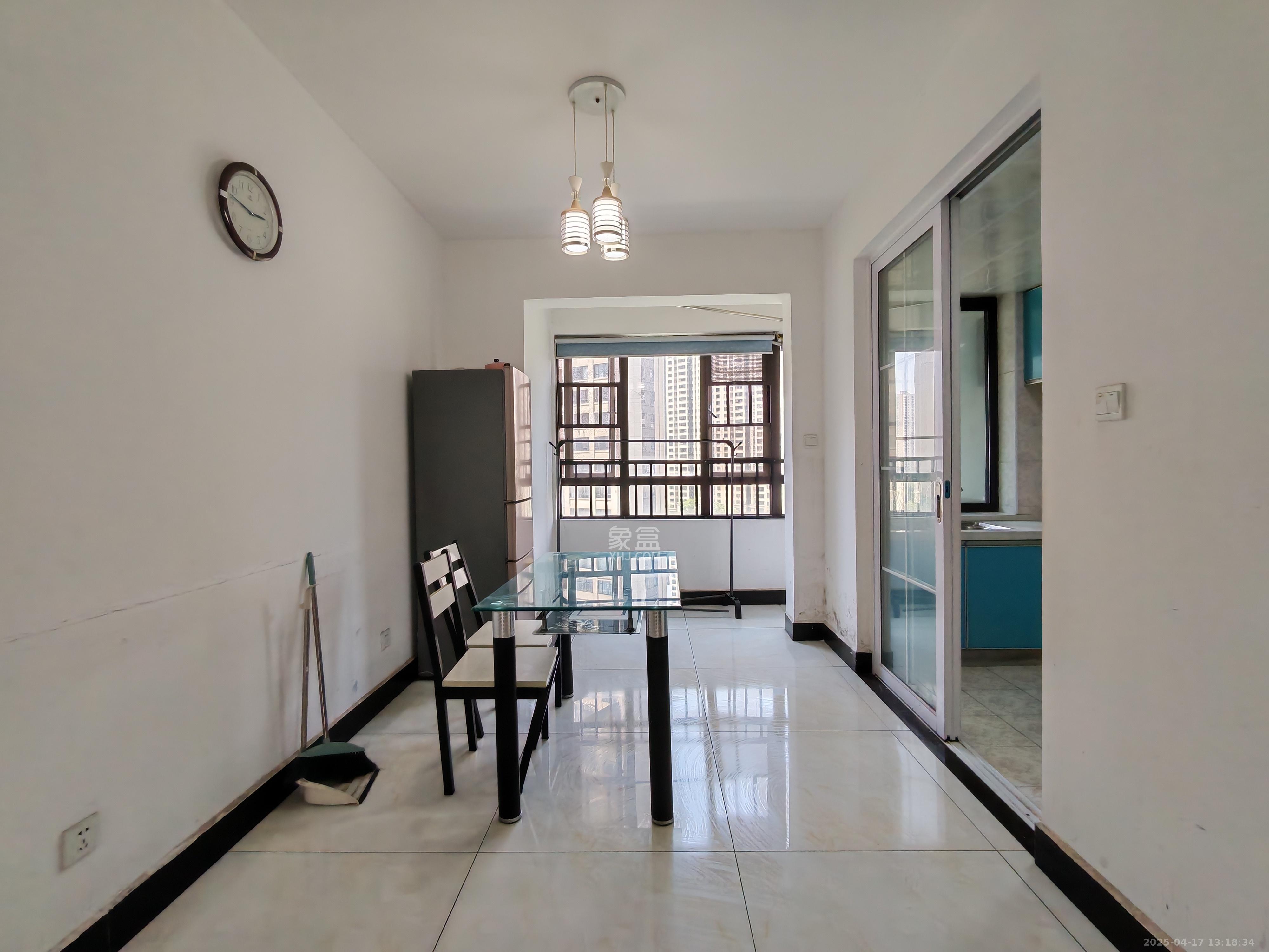 和泓梅溪四季 3室2厅2卫 2300.0元/月 和泓梅溪四季 3室2厅2卫 2300.0元/月室内图