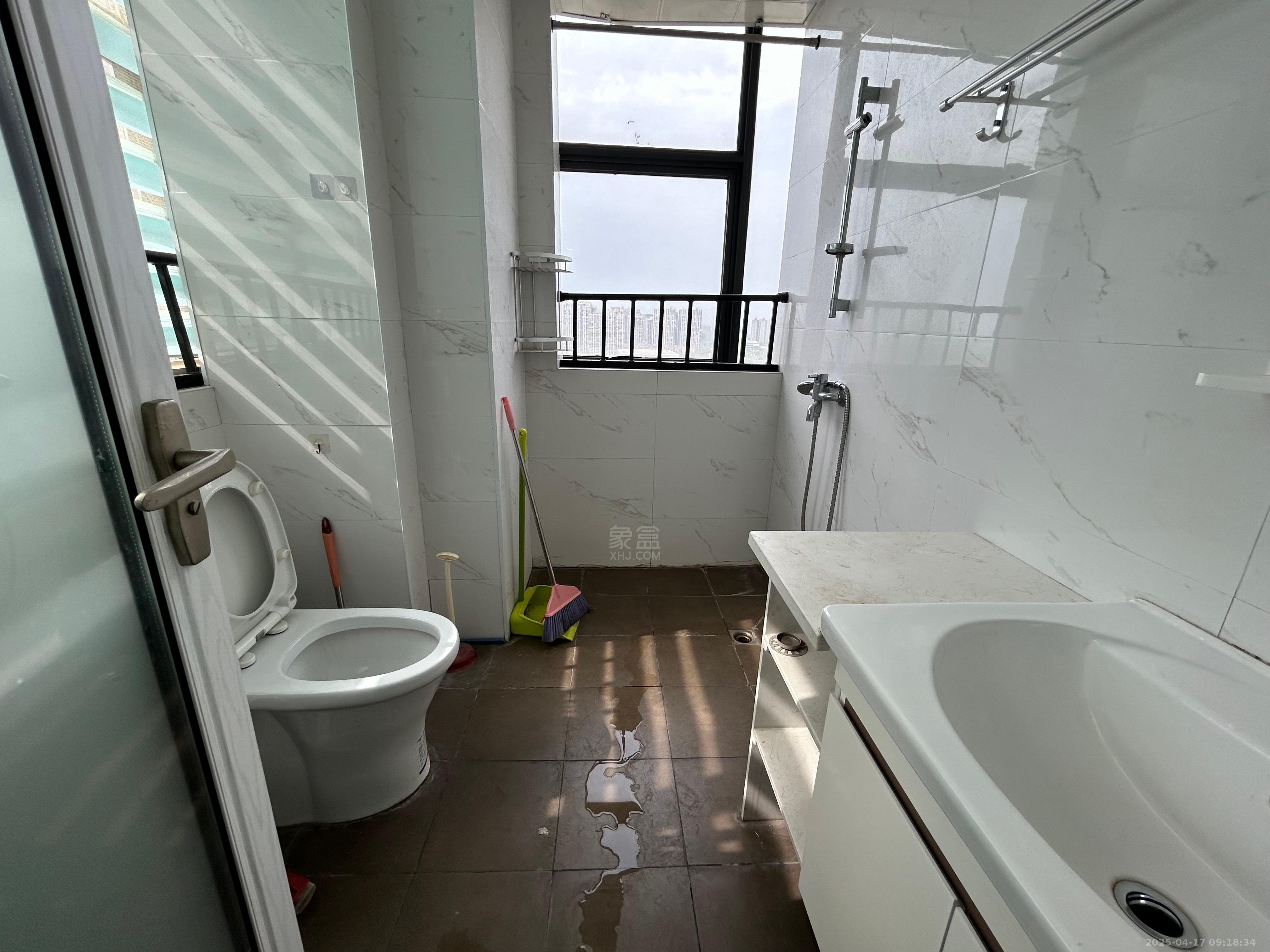 文艺复兴(未来城)  1室0厅1卫    1200.0元/月 文艺复兴(未来城)  1室0厅1卫    1200.0元/月室内图