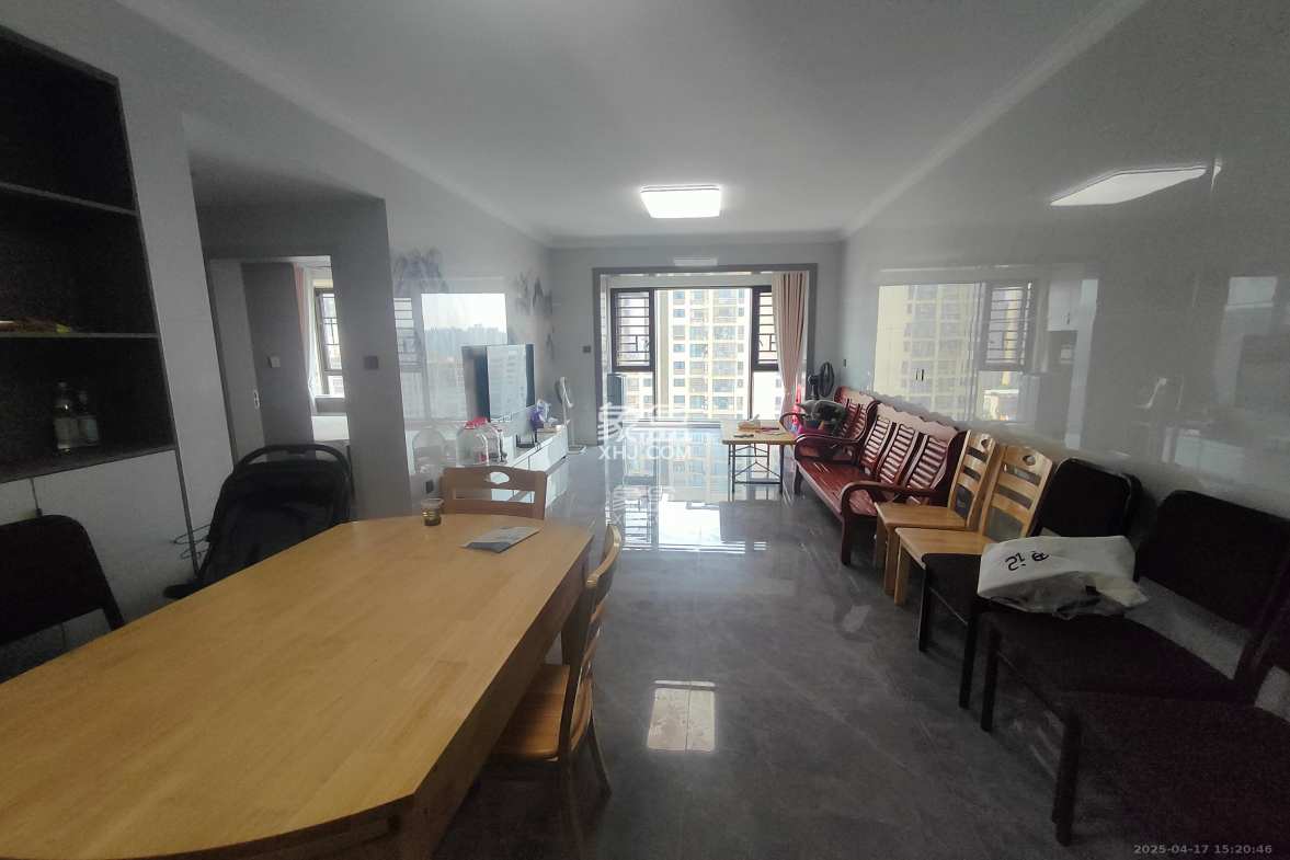 金南家园三期  2室2厅1卫    2300.0元/月 金南家园三期  2室2厅1卫    2300.0元/月室内图1