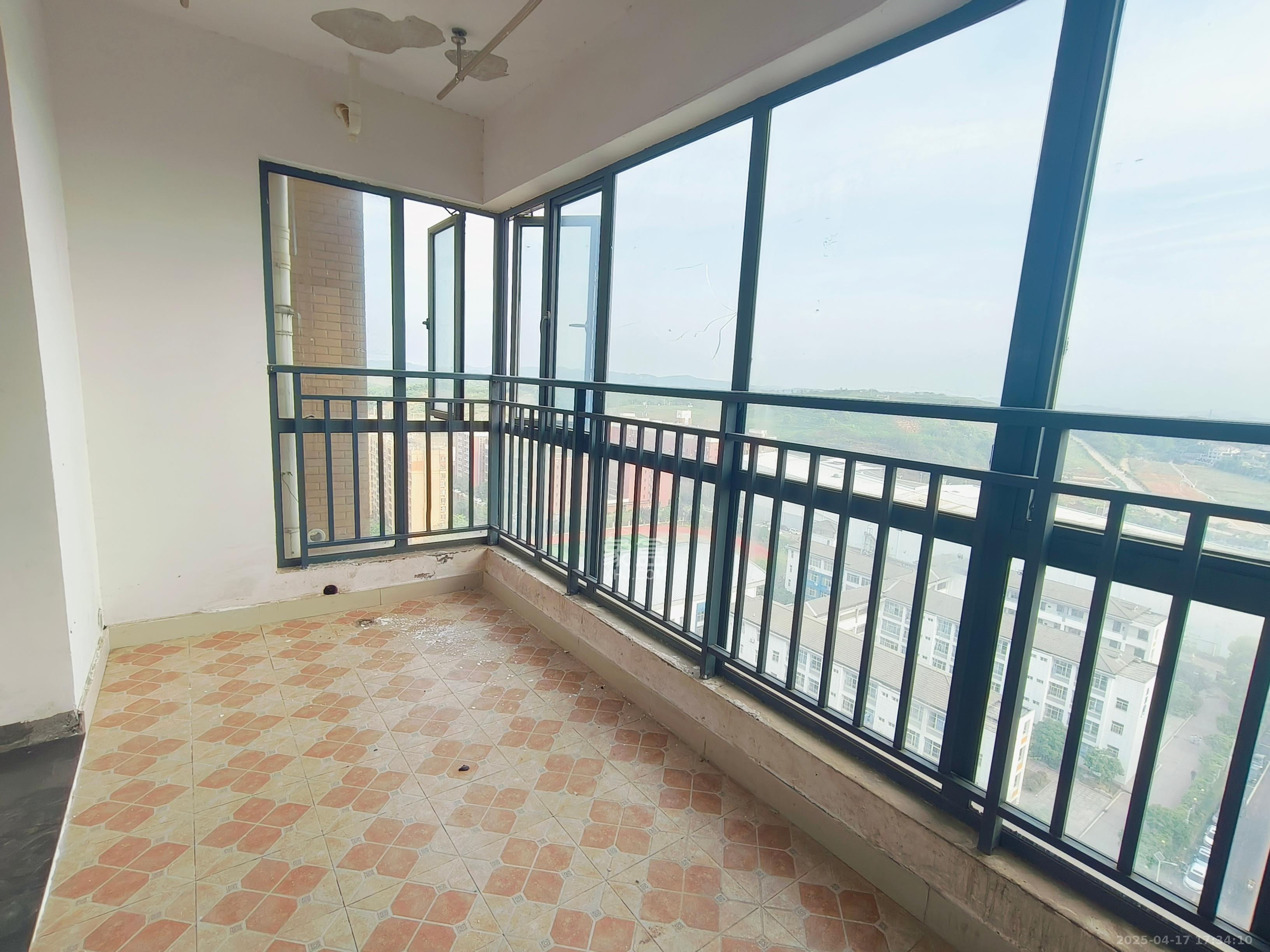 和美星城 3室2厅2卫 1600.0元/月 和美星城 3室2厅2卫 1600.0元/月室内图