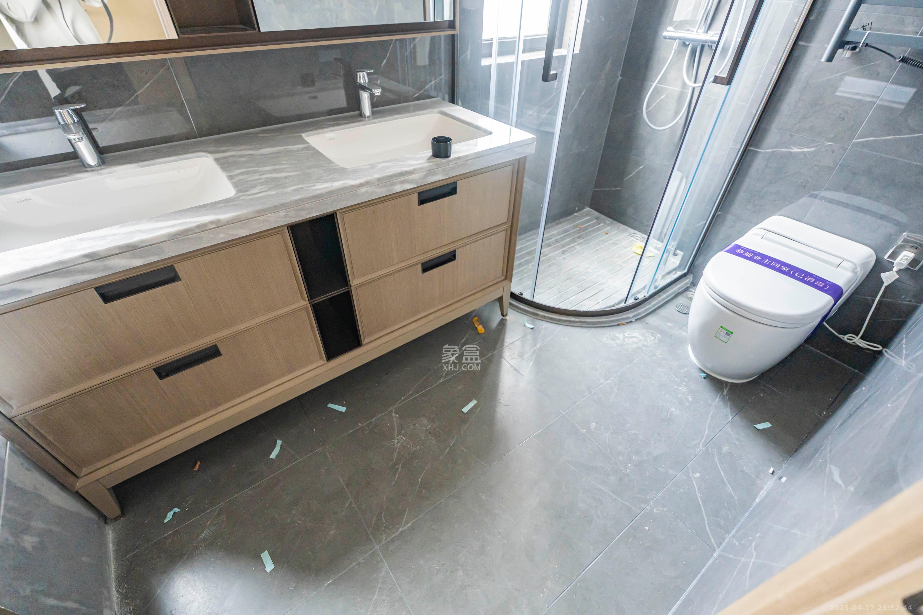 建发养云  4室2厅2卫   570.00万卫生间