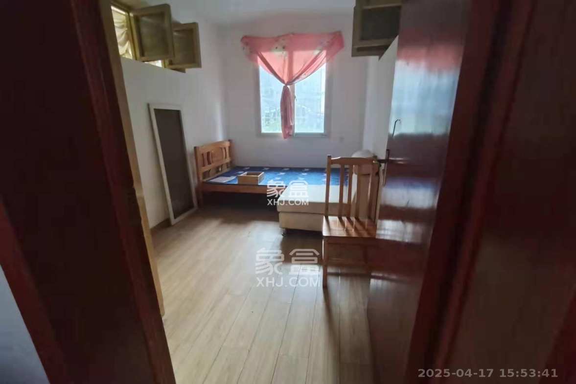 三兴公寓(三兴小区) 3室2厅1卫 3000.0元/月 三兴公寓(三兴小区) 3室2厅1卫 3000.0元/月室内图