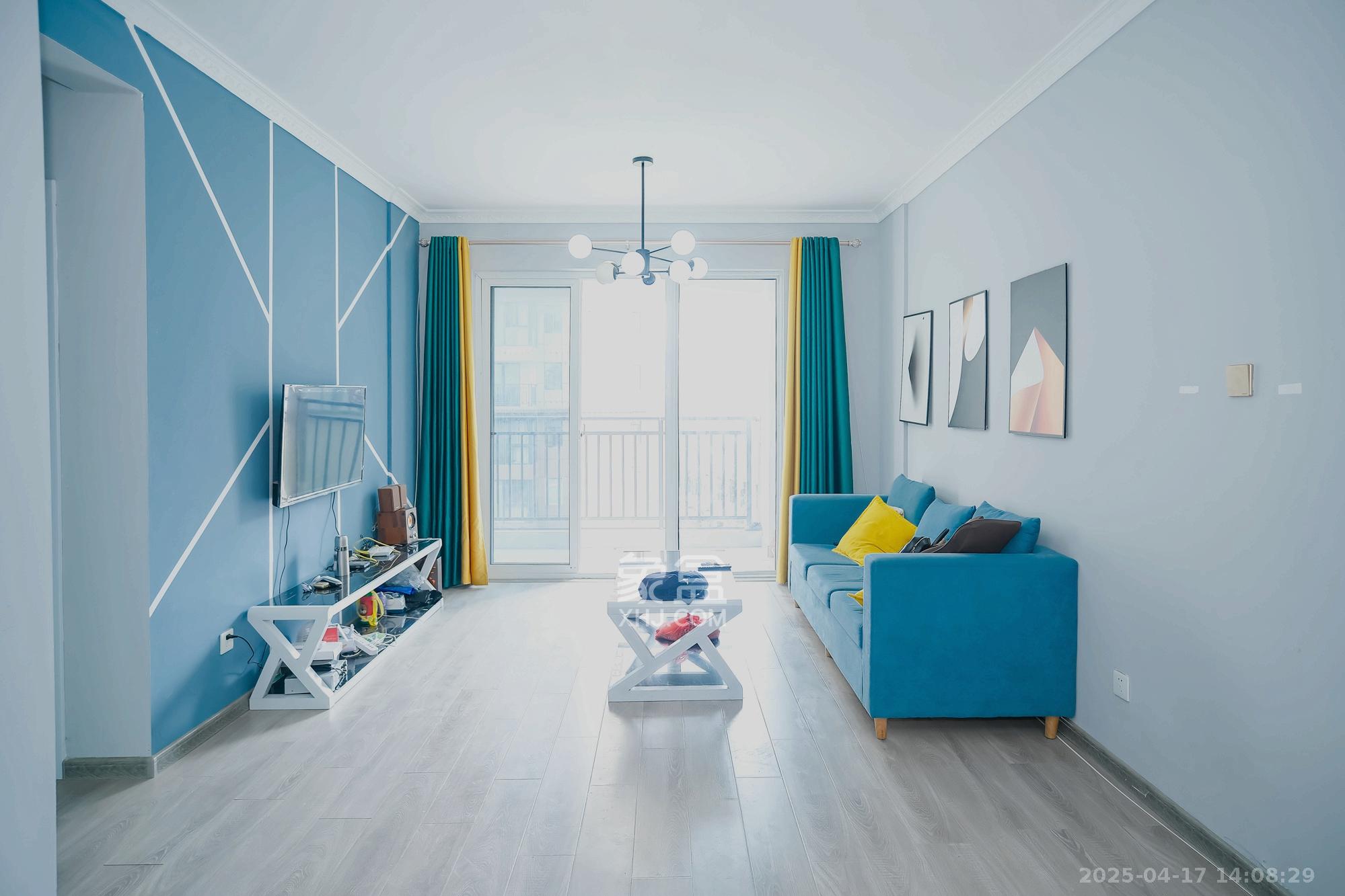 和悦城(蟠龙景苑) 3室2厅2卫 62.0万 和悦城(蟠龙景苑) 3室2厅2卫 62.0万客厅