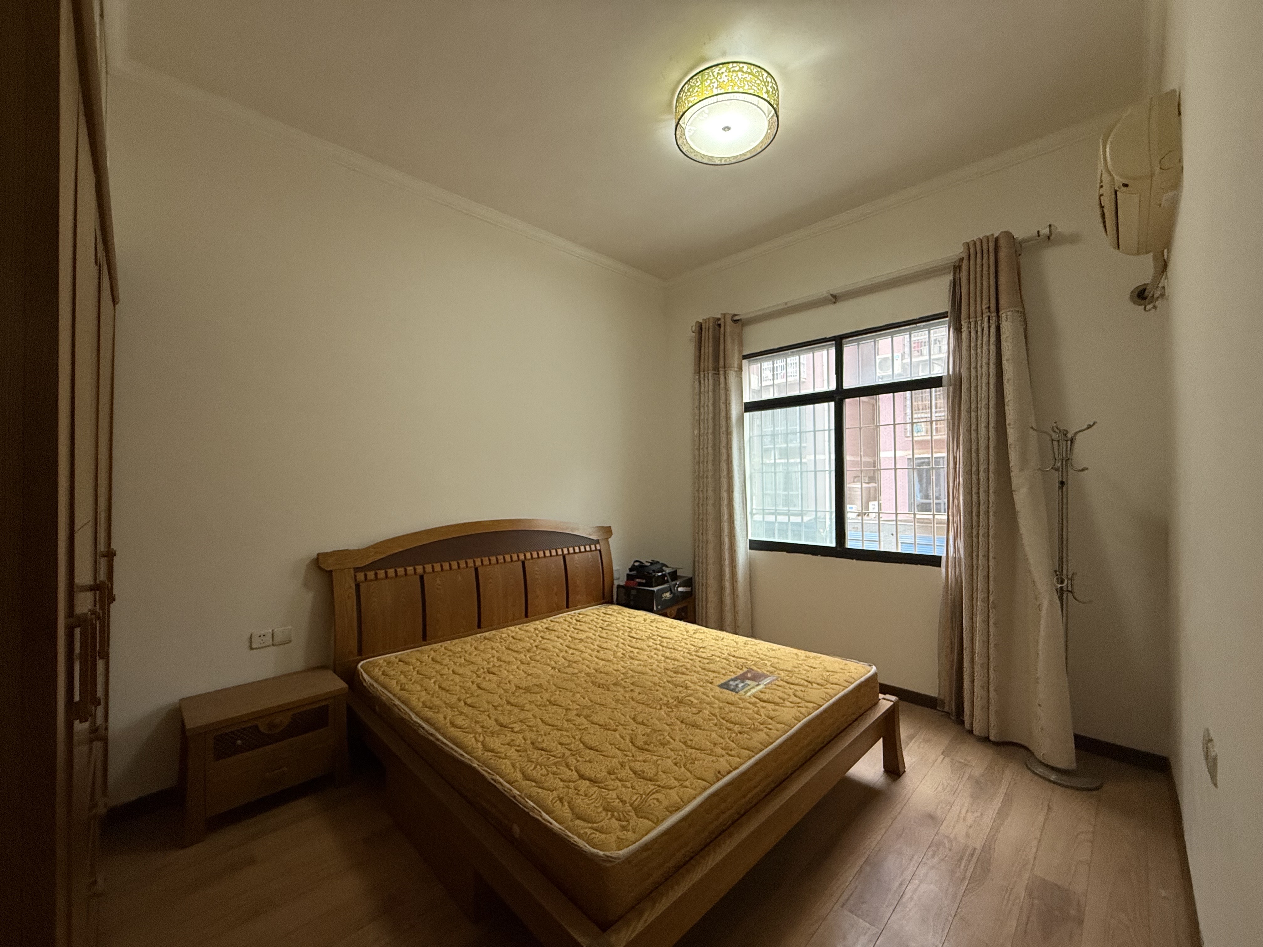 三星龙园 3室2厅2卫 52.8万 三星龙园 3室2厅2卫 52.8万客厅