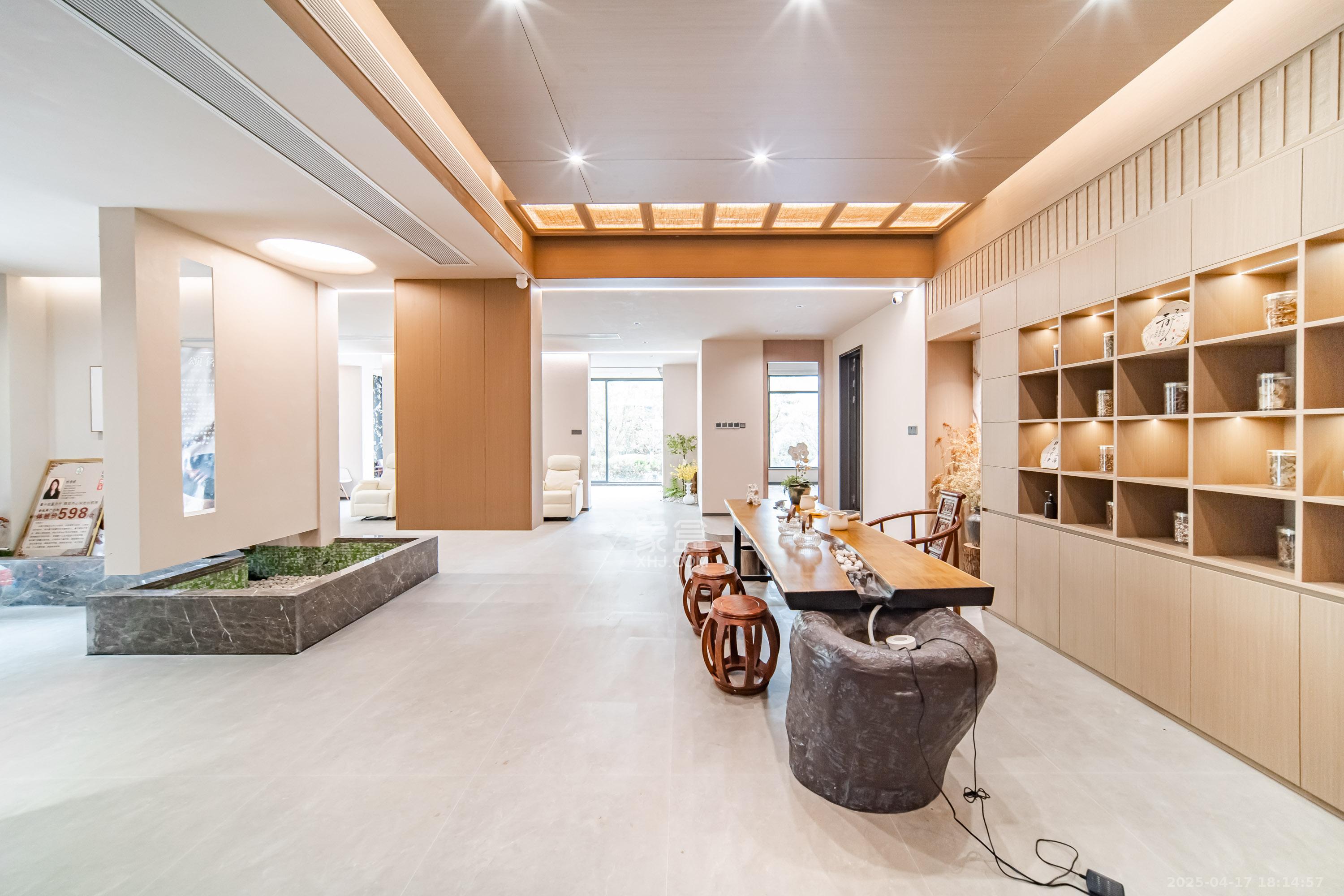 梦想麓隐桐溪 5室2厅3卫 360.0万 梦想麓隐桐溪 5室2厅3卫 360.0万客厅