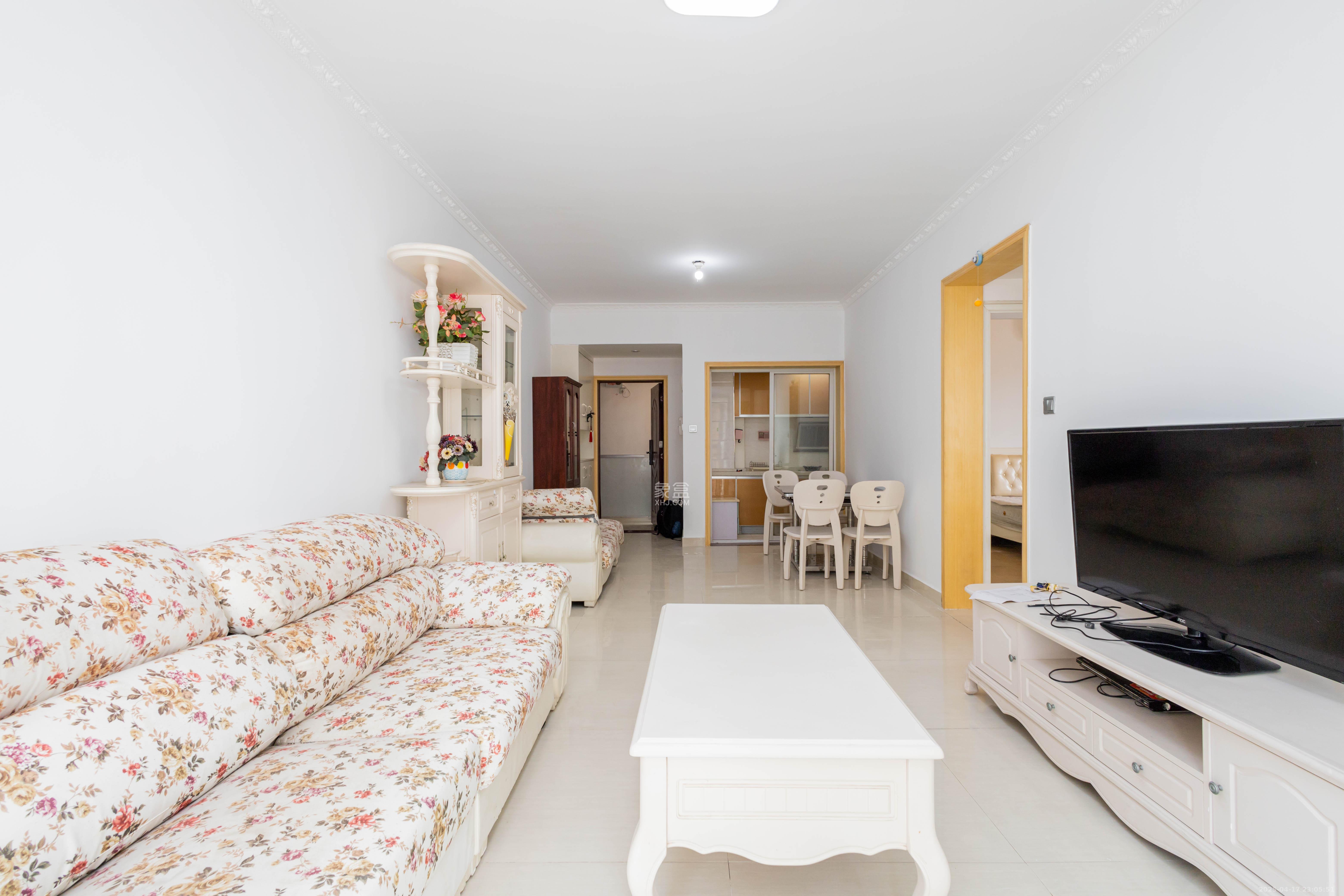 旭辉华庭  2室2厅1卫    42.8万 旭辉华庭  2室2厅1卫    42.8万客厅