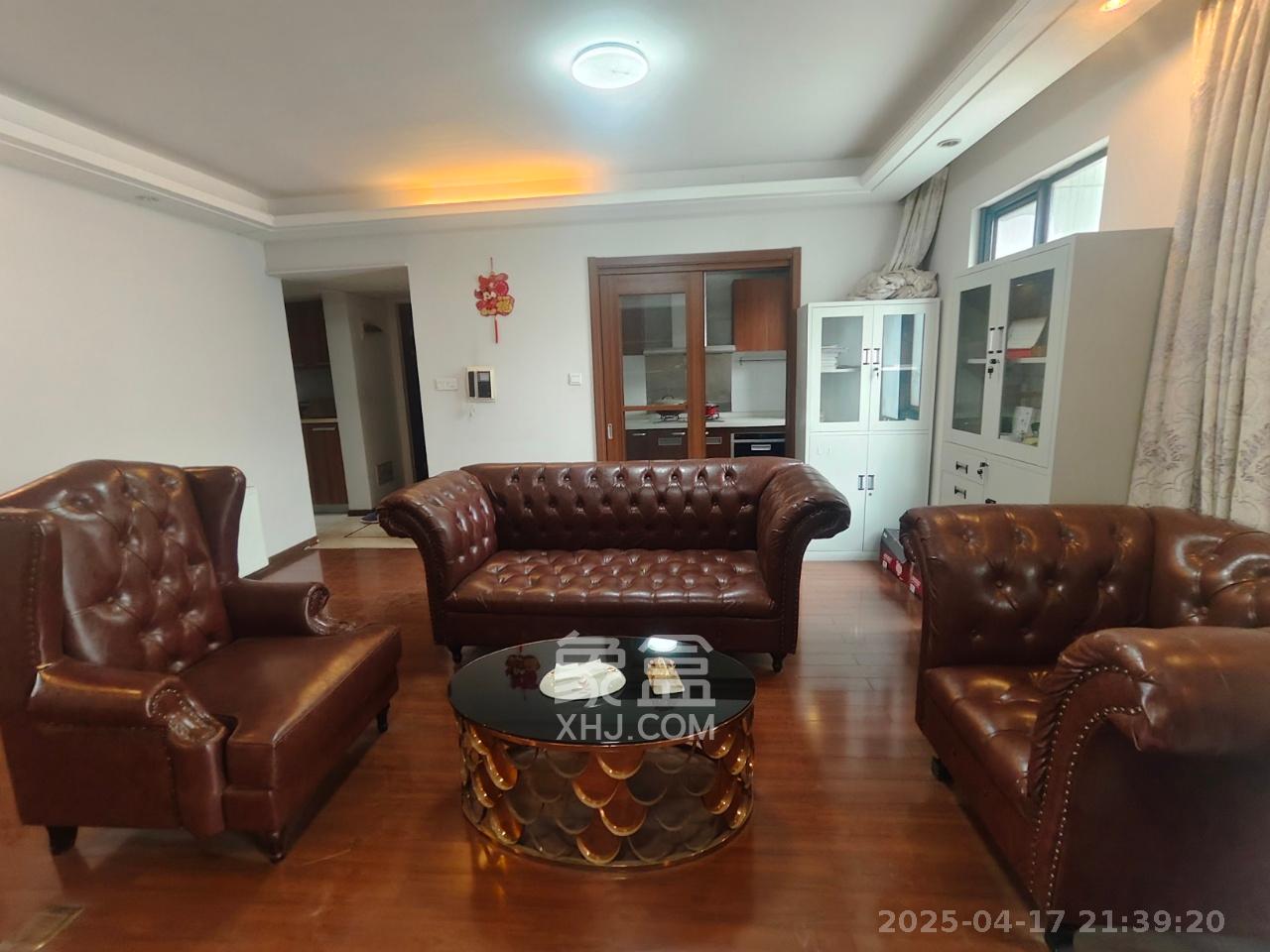 万科金域华府一期  3室2厅2卫   3400.00元/月室内图