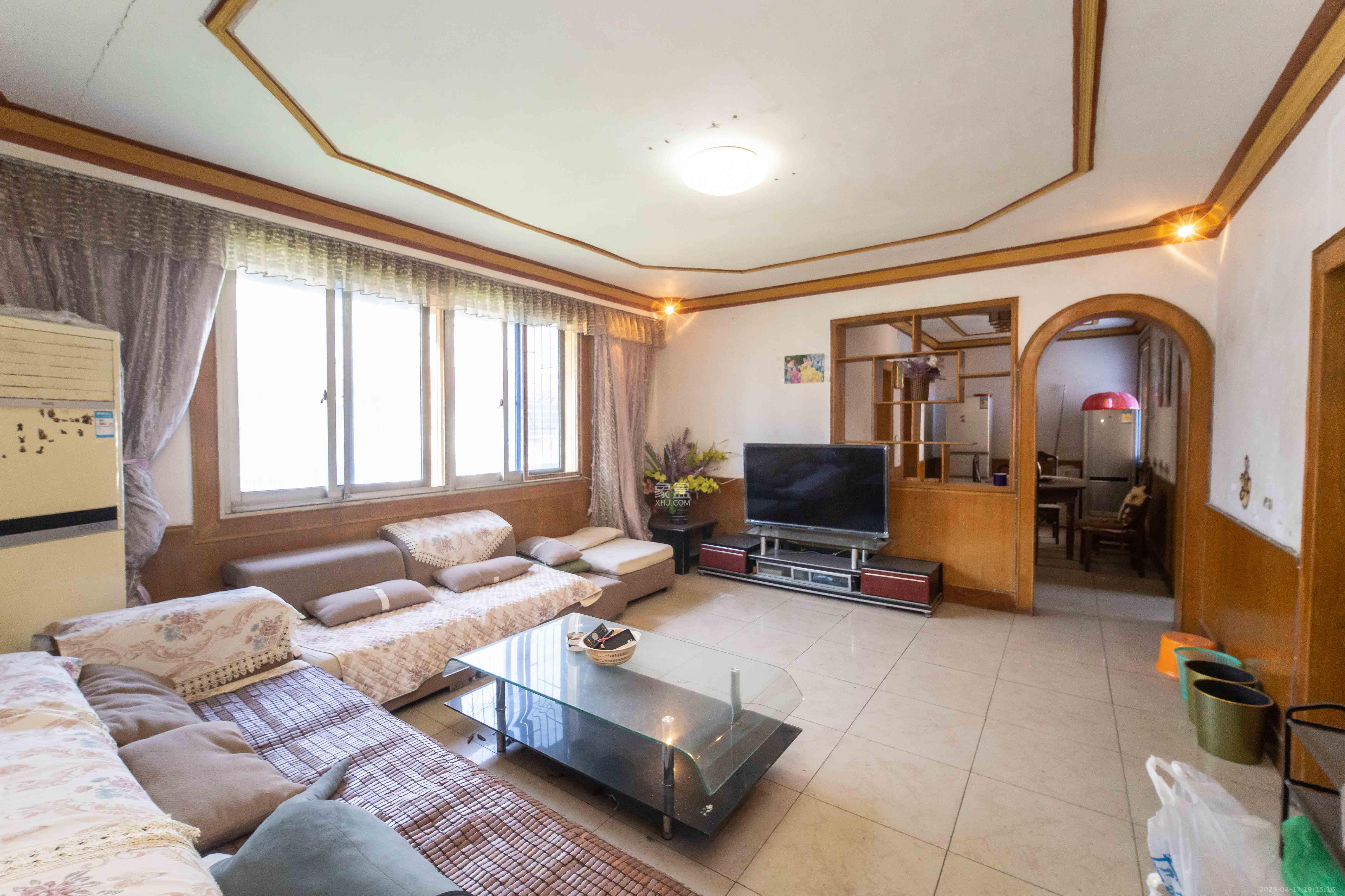 芙蓉区教师村 3室2厅1卫 55.0万 芙蓉区教师村 3室2厅1卫 55.0万客厅