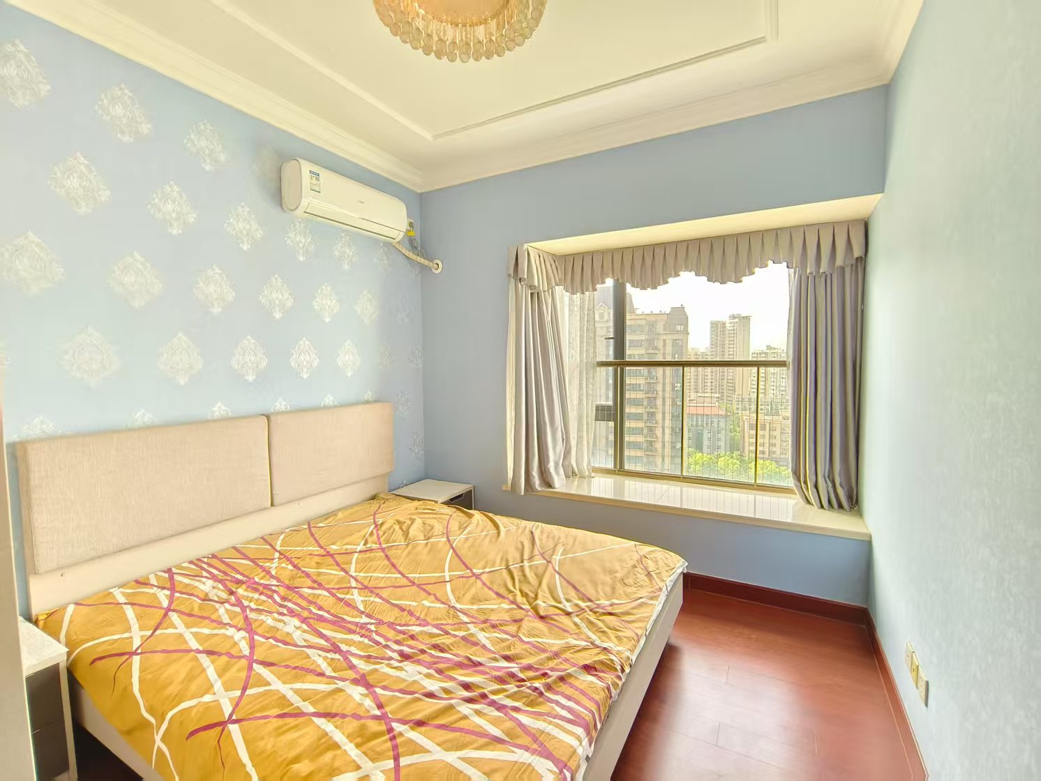 恒大华府 3室2厅1卫 1500.0元/月 恒大华府 3室2厅1卫 1500.0元/月室内图