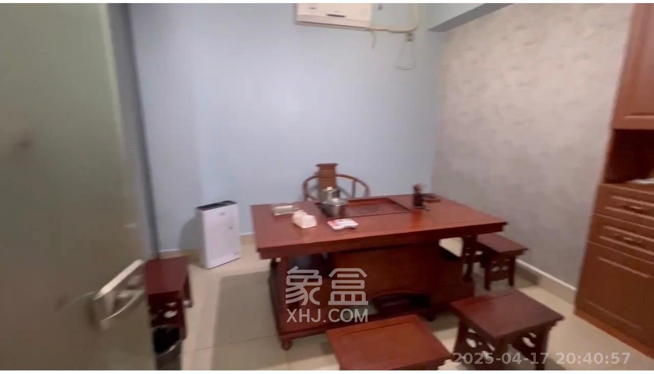 长房中庭国际（东郡华蓉广场）  2室1厅1卫   7000.00元/月室内图