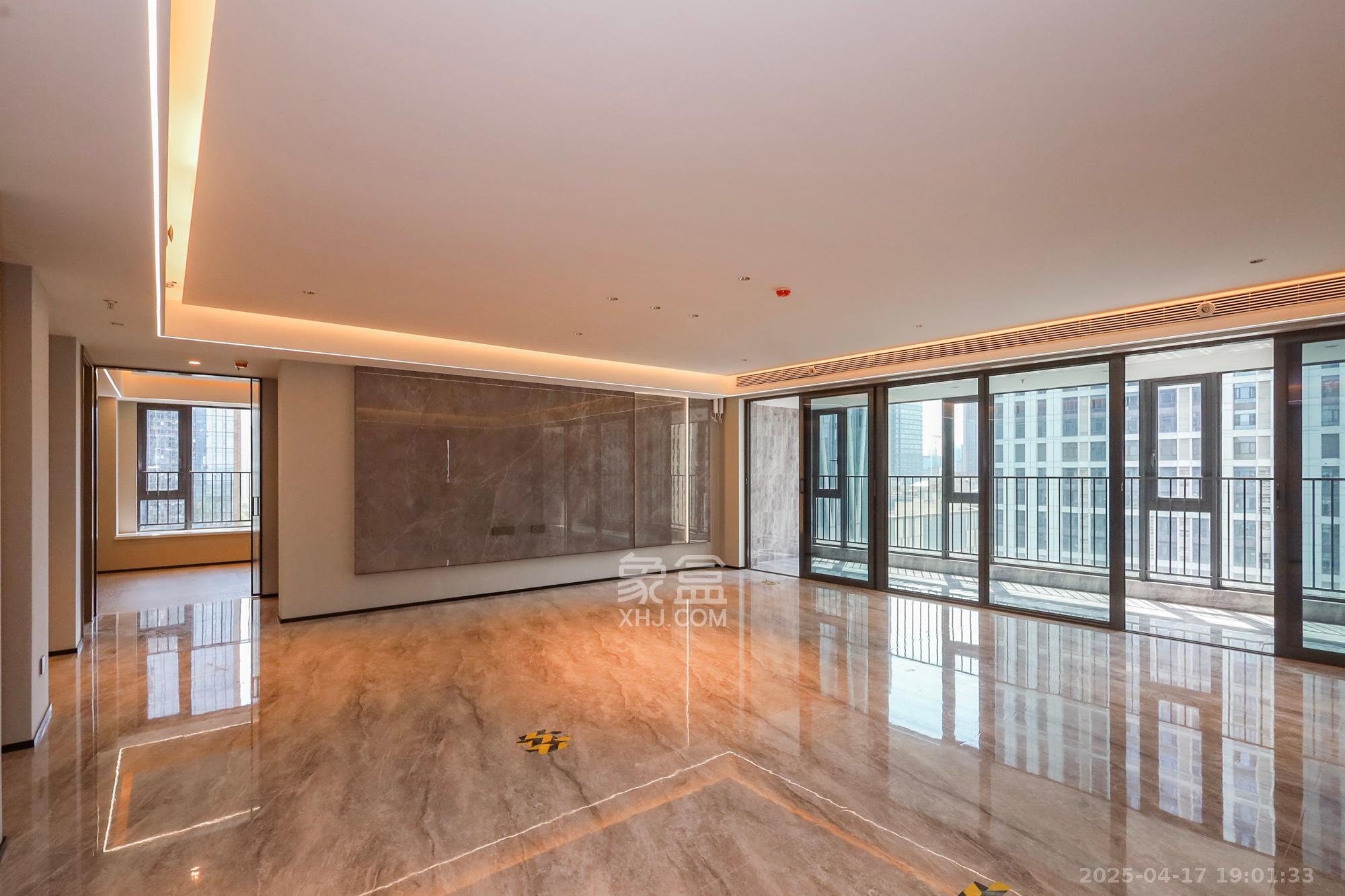 旭辉铂悦湘江  4室2厅3卫    480.0万 旭辉铂悦湘江  4室2厅3卫    480.0万