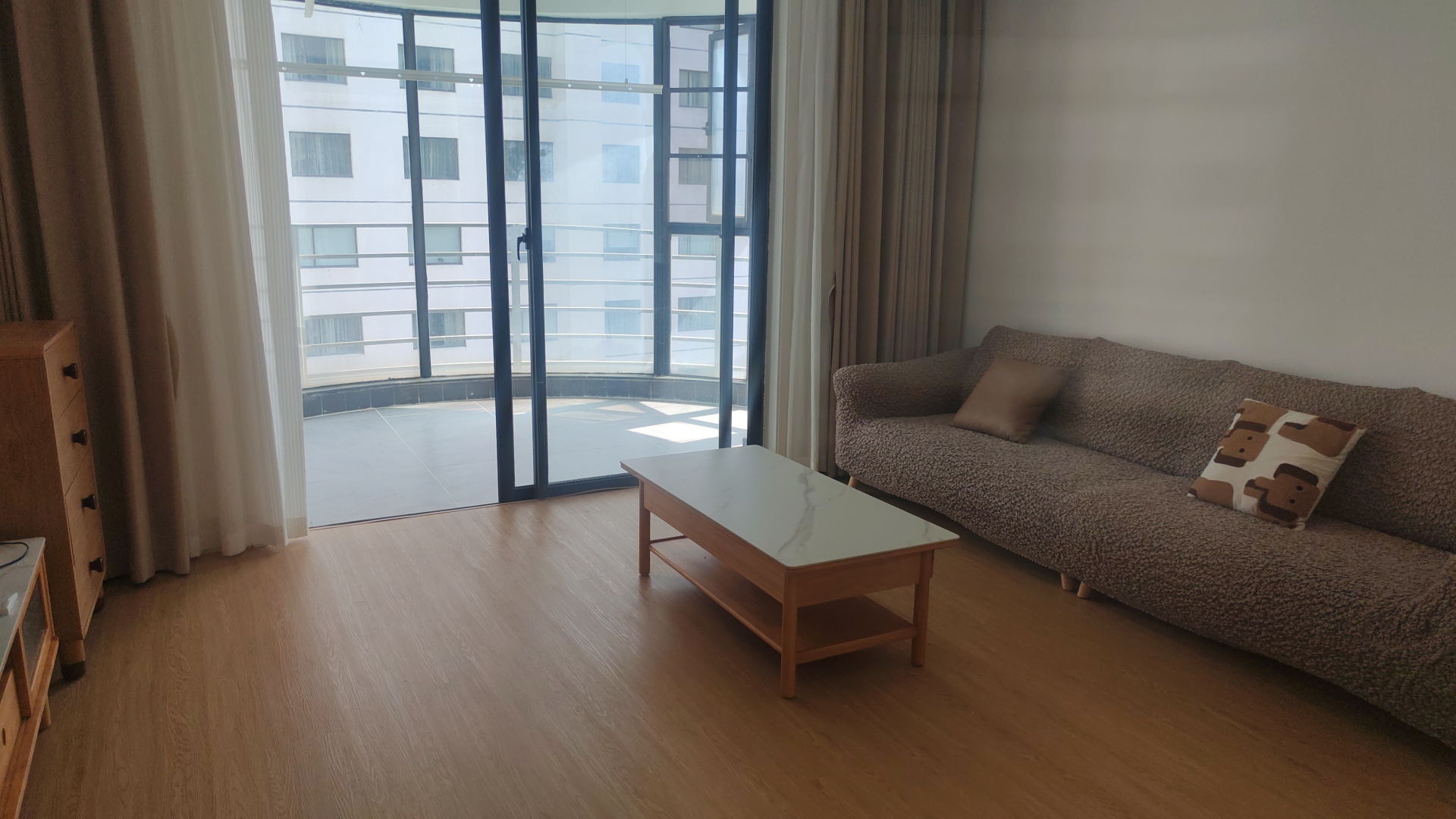 宝华海景  1室1厅1卫   3200.00元/月室内图