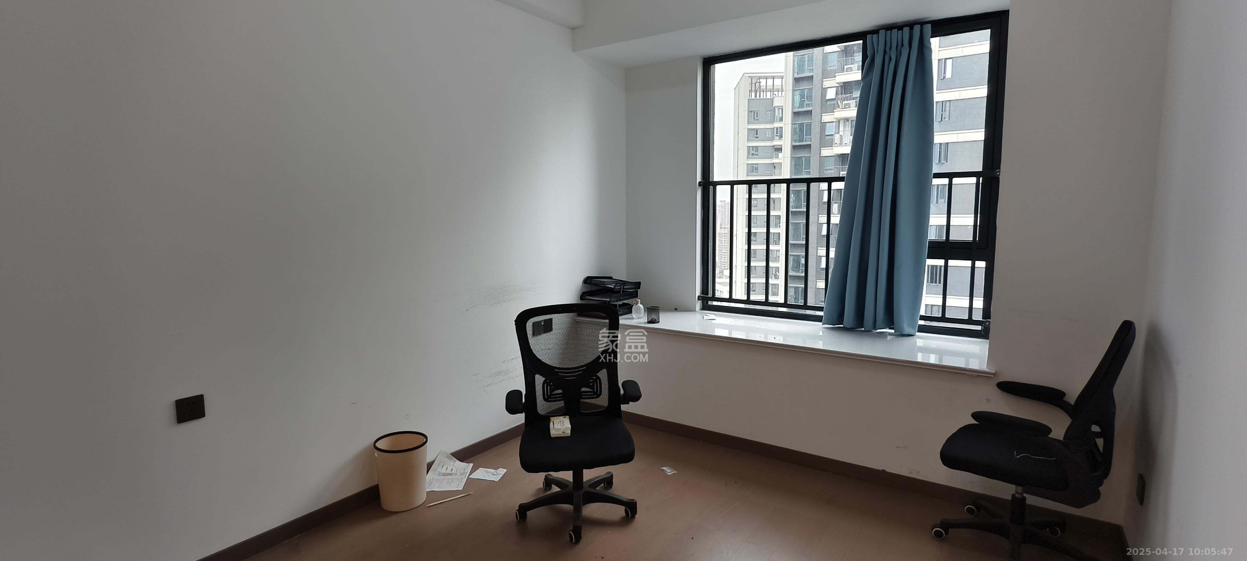 绿地V岛 4室2厅2卫 3800.0元/月 绿地V岛 4室2厅2卫 3800.0元/月室内图