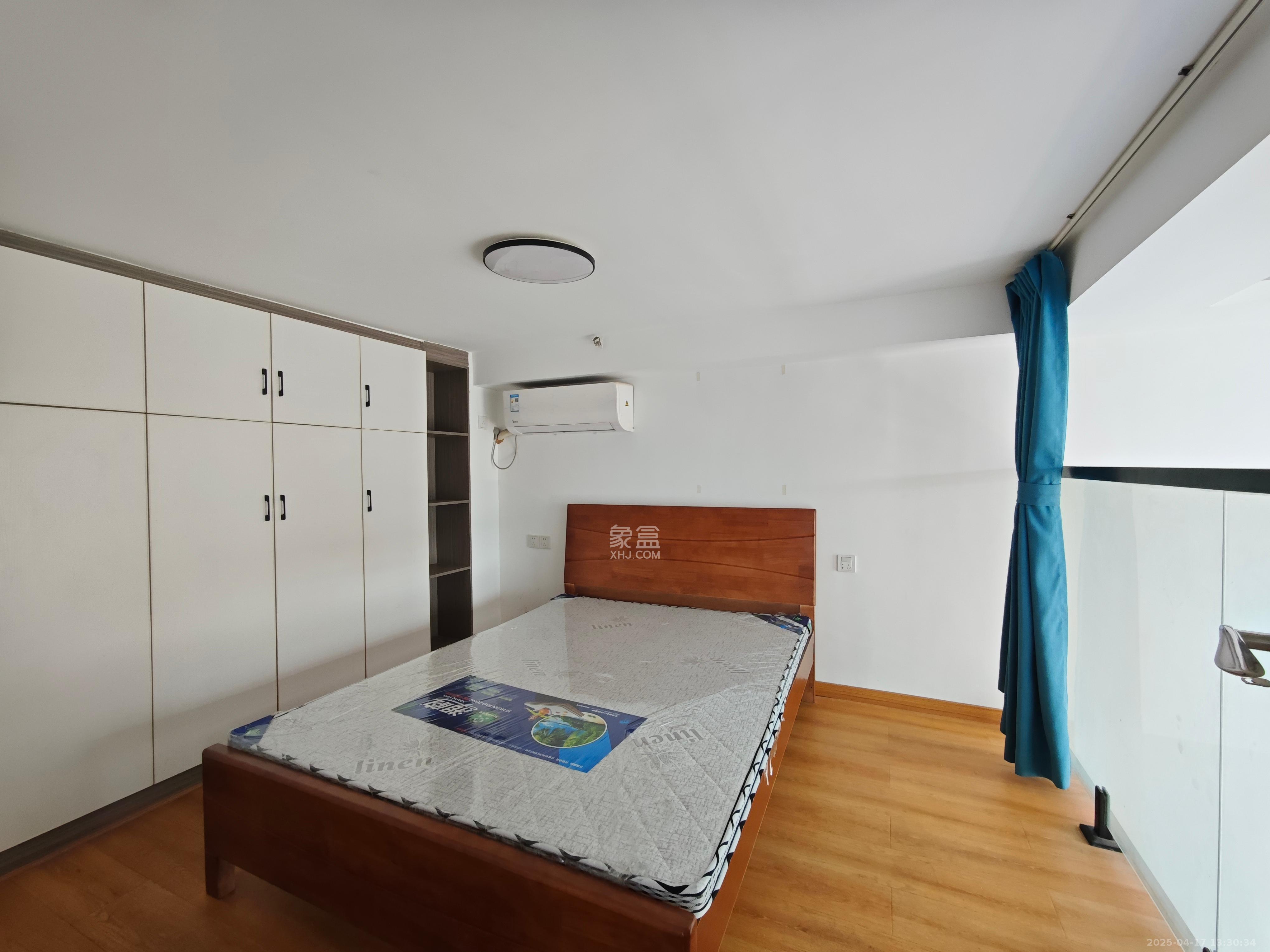 万科金色麦田  3室1厅2卫    2500.0元/月室内图