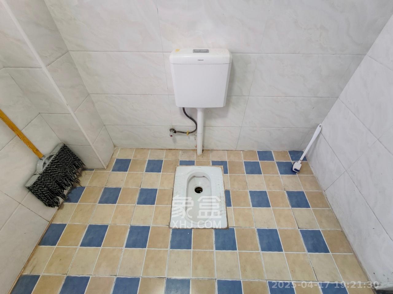 阳光晶城 4室2厅2卫 2600.0元/月 阳光晶城 4室2厅2卫 2600.0元/月室内图