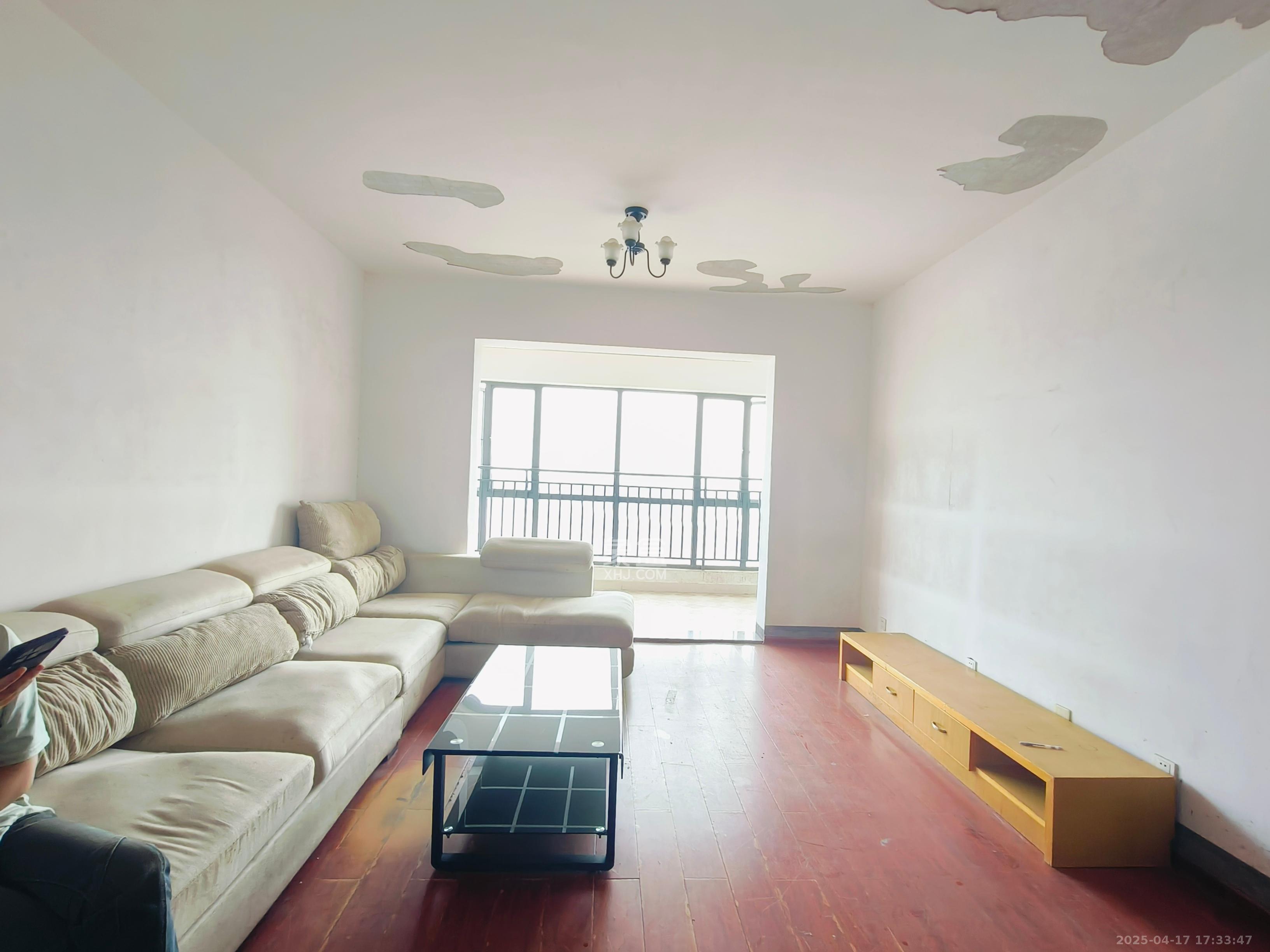 和美星城 3室2厅2卫 1600.0元/月 和美星城 3室2厅2卫 1600.0元/月室内图