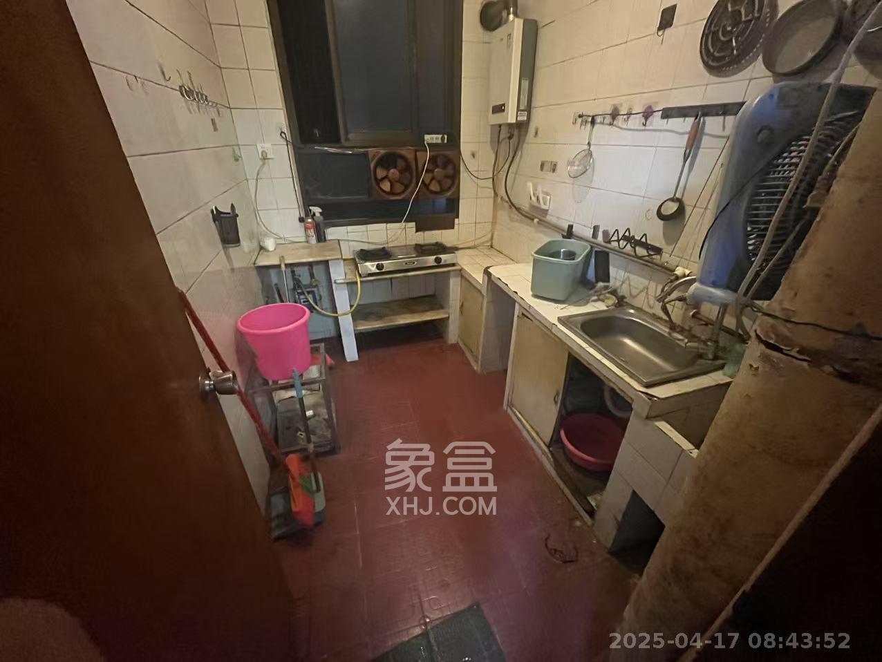 双银花园  3室2厅1卫    1400.0元/月室内图