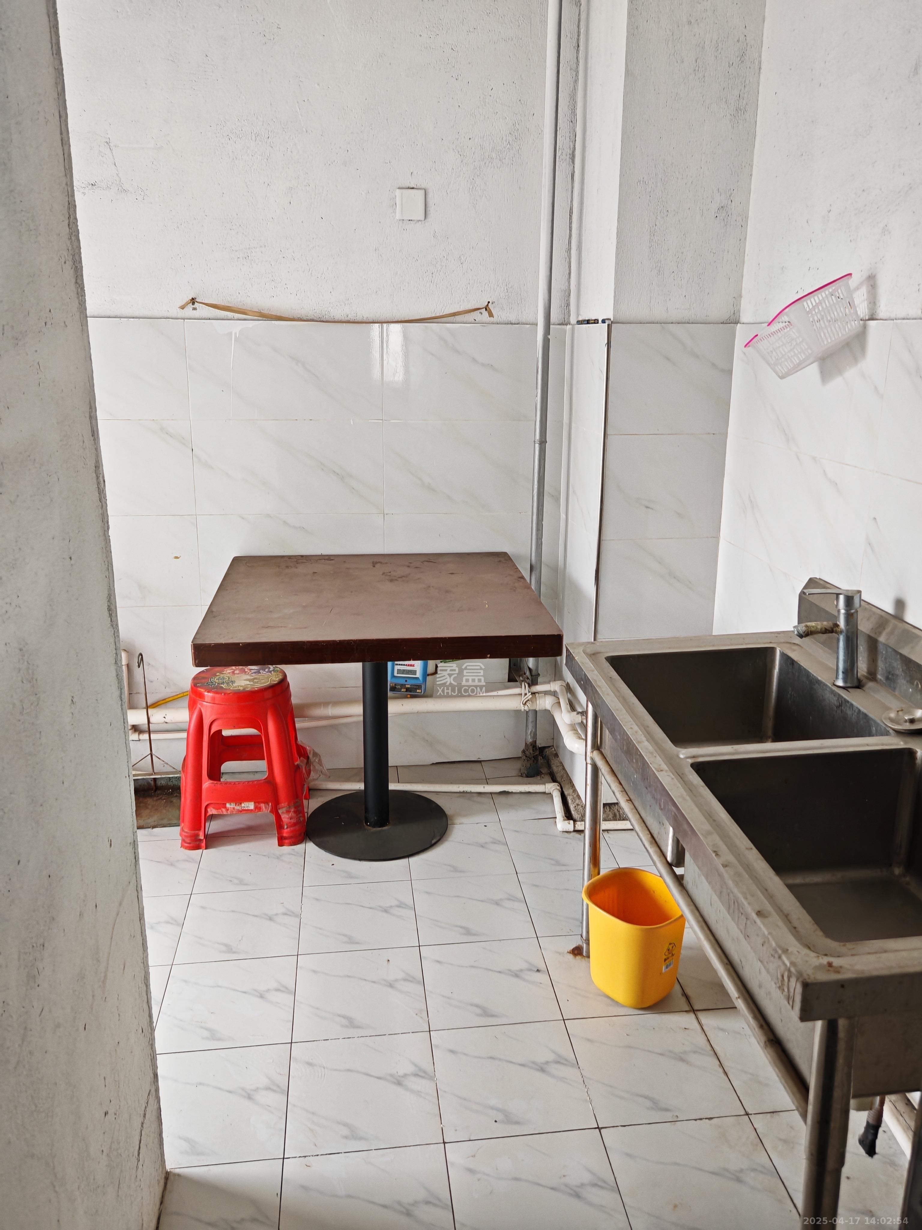 MOMA当代广场  4室2厅2卫    1300.0元/月 MOMA当代广场  4室2厅2卫    1300.0元/月室内图