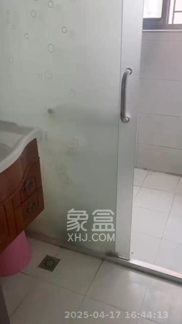 新华都万家城  2室2厅1卫   2000.00元/月室内图