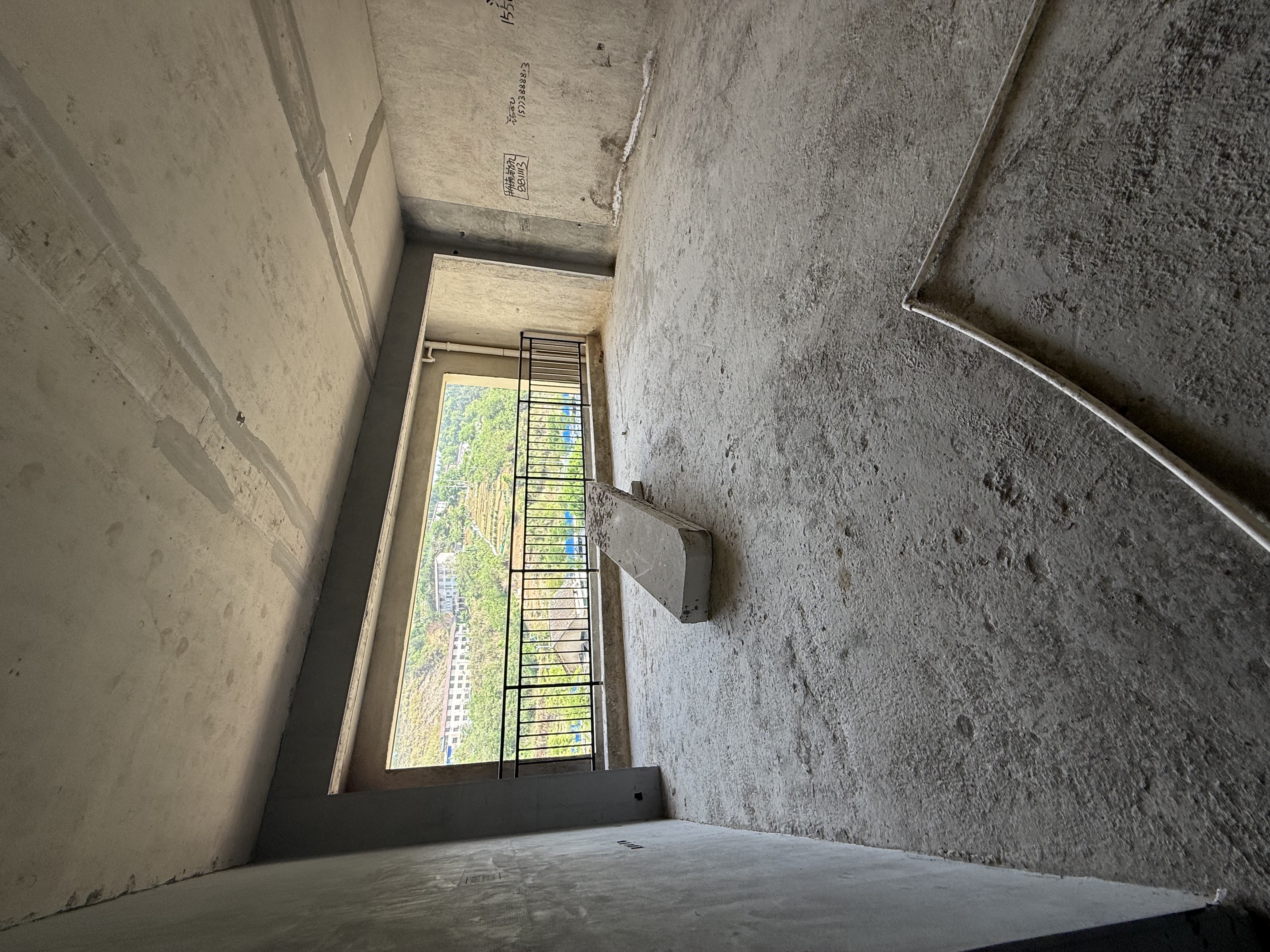 百弘学府城三期  5室2厅2卫    92.8万 百弘学府城三期  5室2厅2卫    92.8万客厅